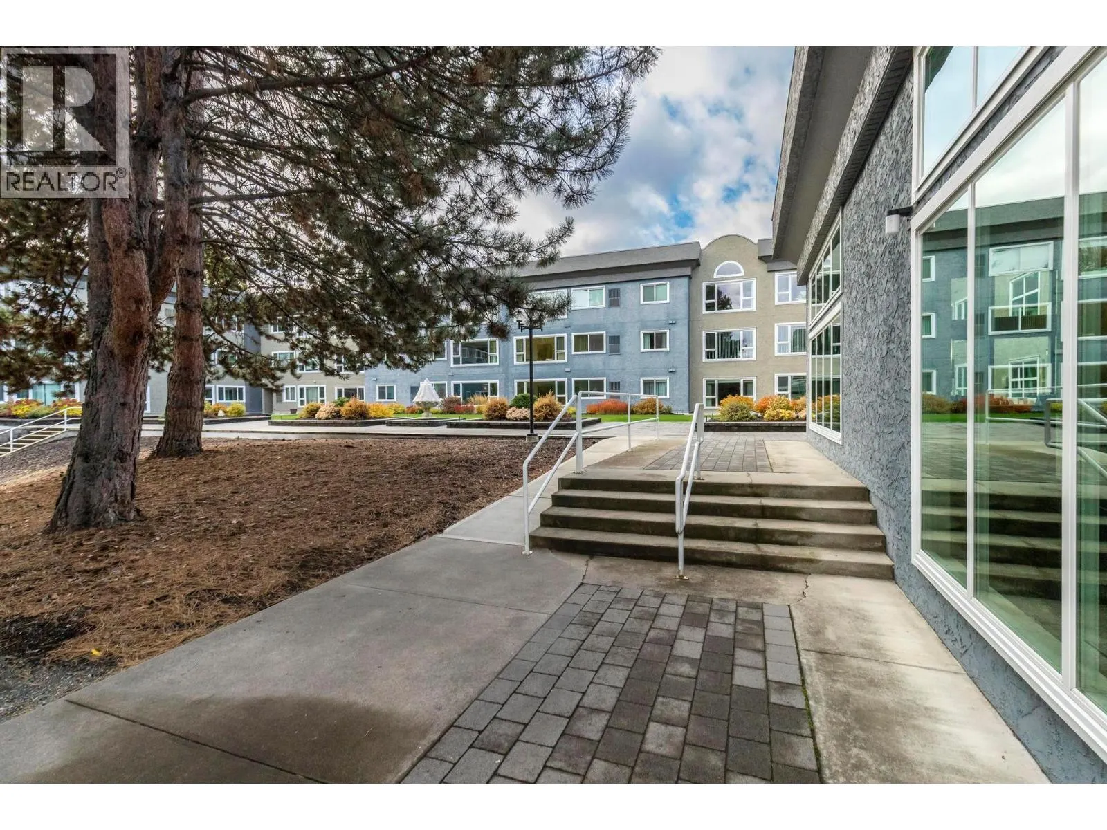 1045 Sutherland Avenue Unit# 112