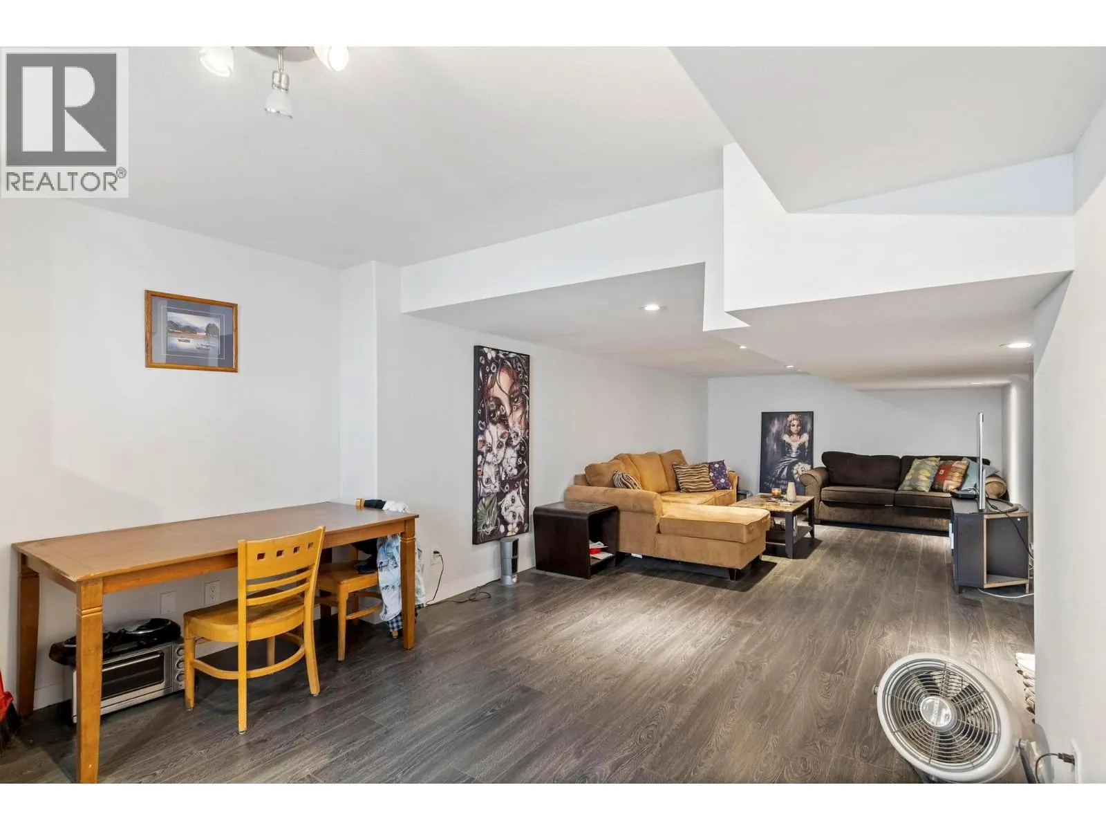 4945 South Ridge Drive