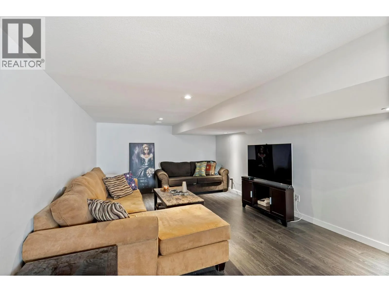 4945 South Ridge Drive