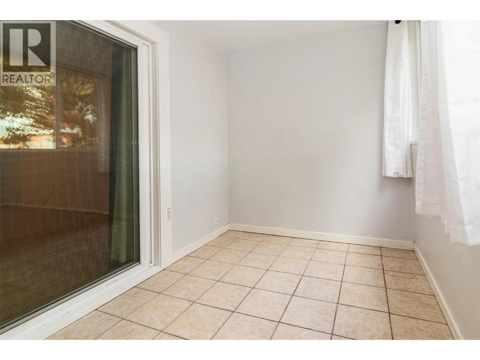 1685 Ufton Court Unit# 110