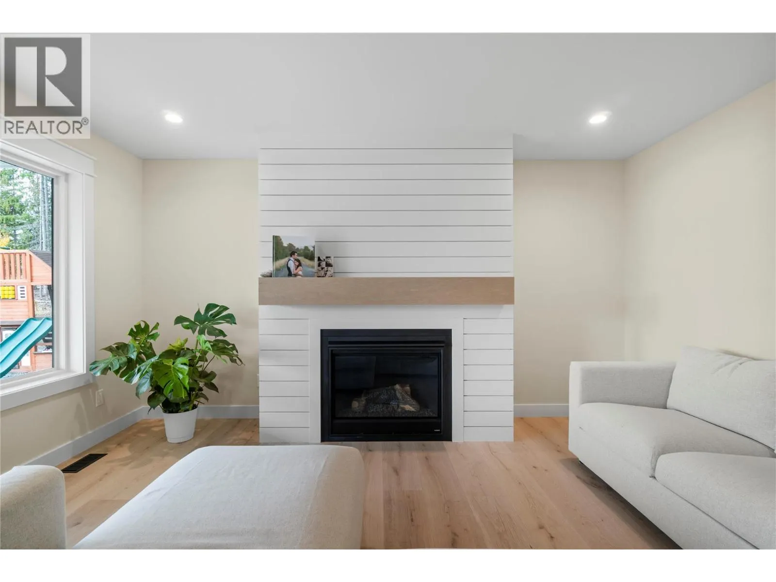 2270 Lions Ridge Road