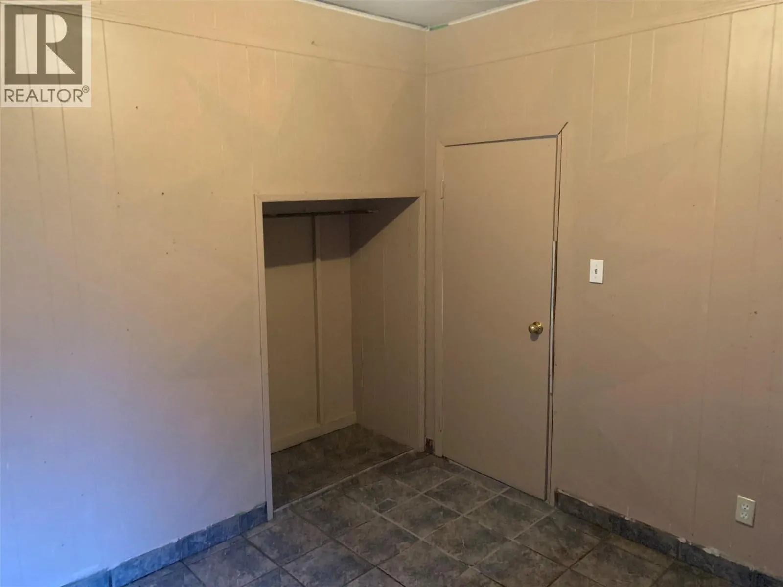 5015 Erie-Ross Spur Road