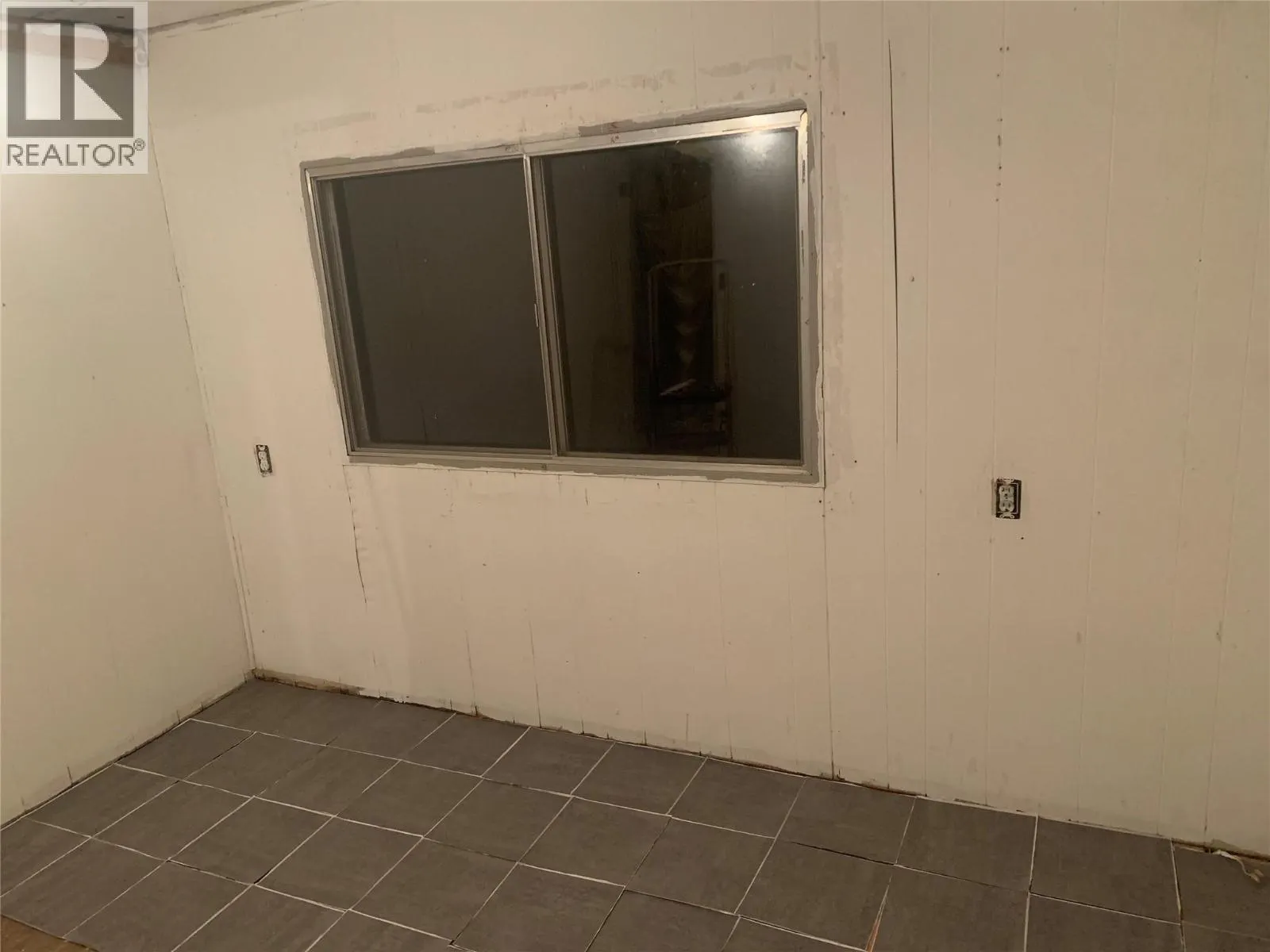 5015 Erie-Ross Spur Road