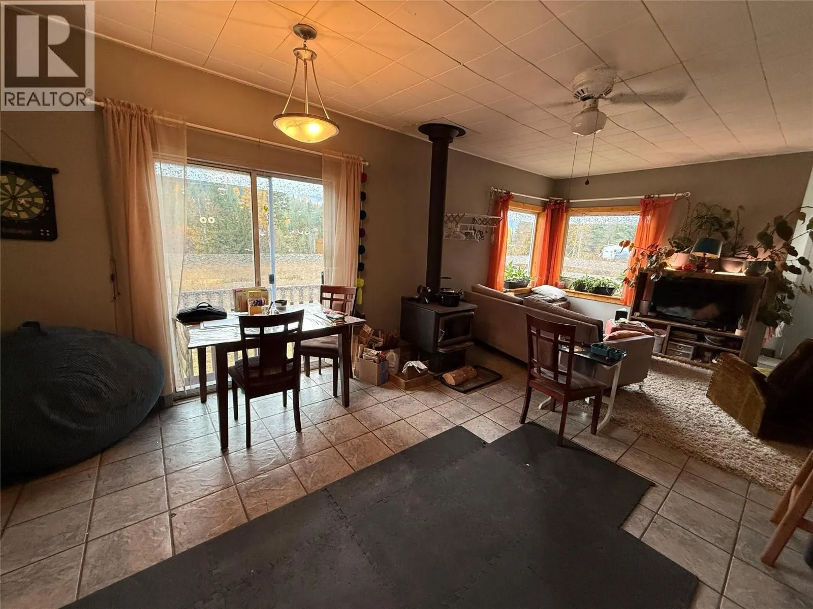 5015 Erie-Ross Spur Road