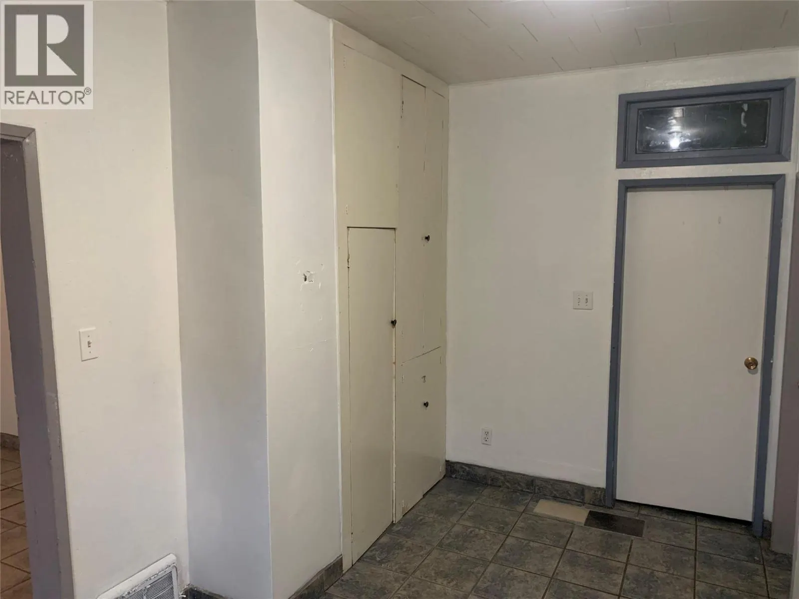 5015 Erie-Ross Spur Road