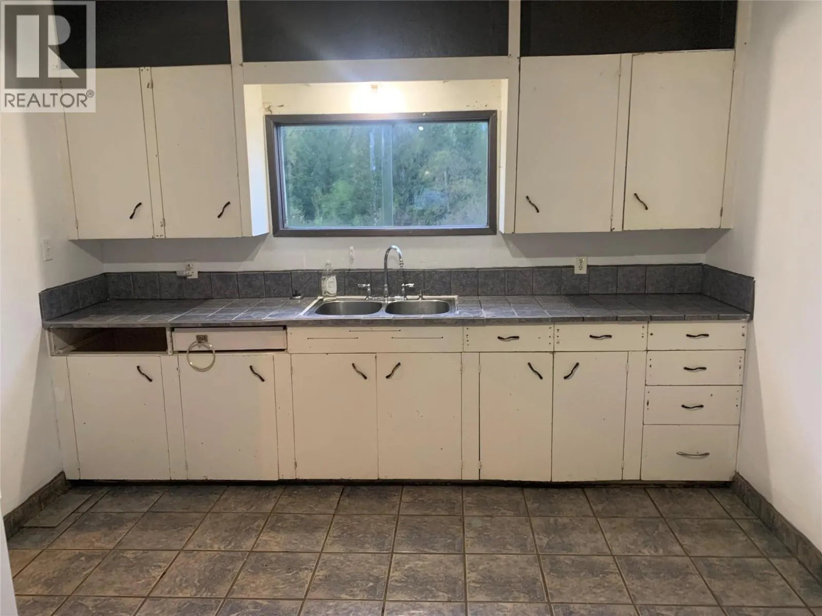 5015 Erie-Ross Spur Road