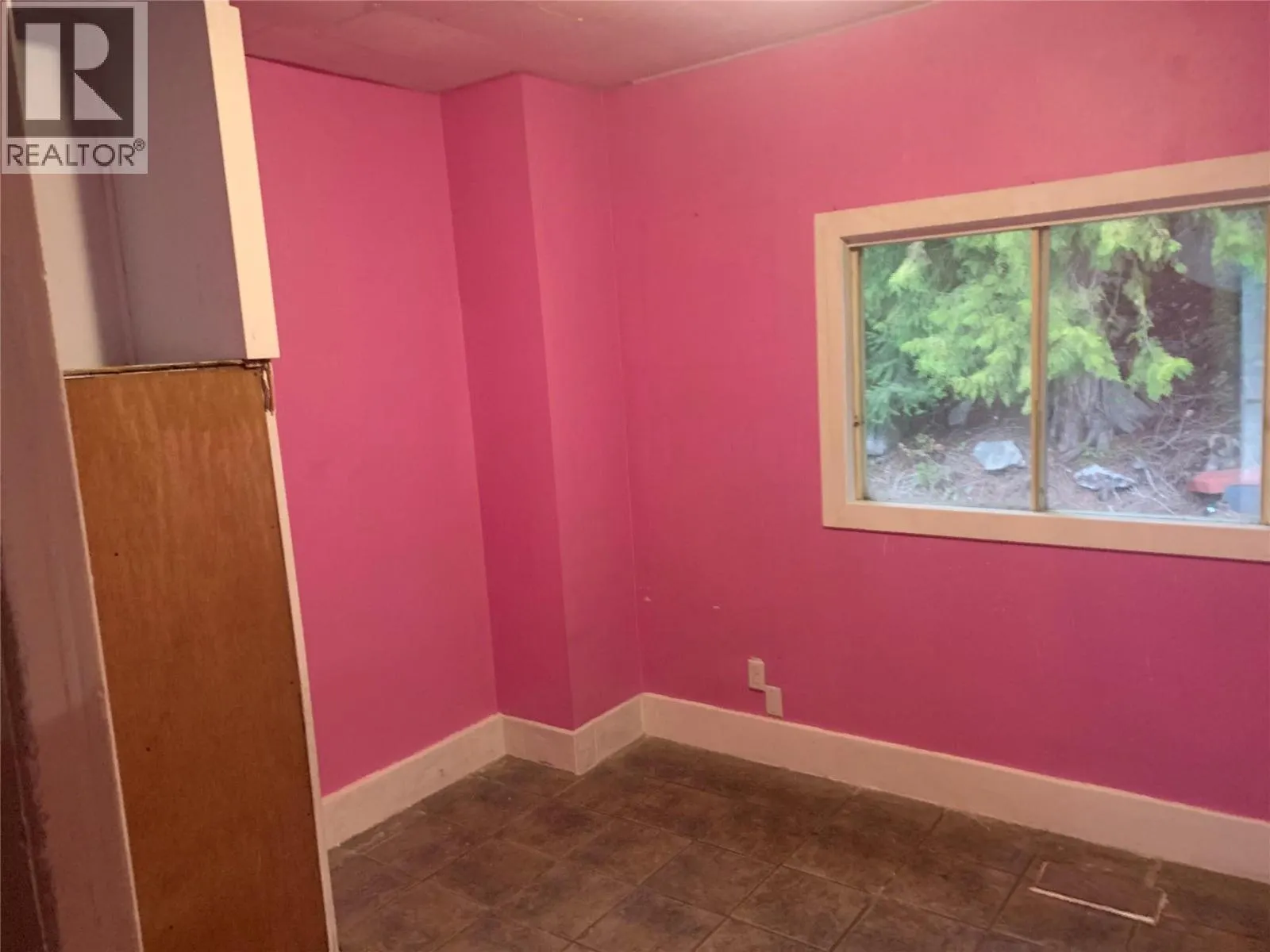 5015 Erie-Ross Spur Road