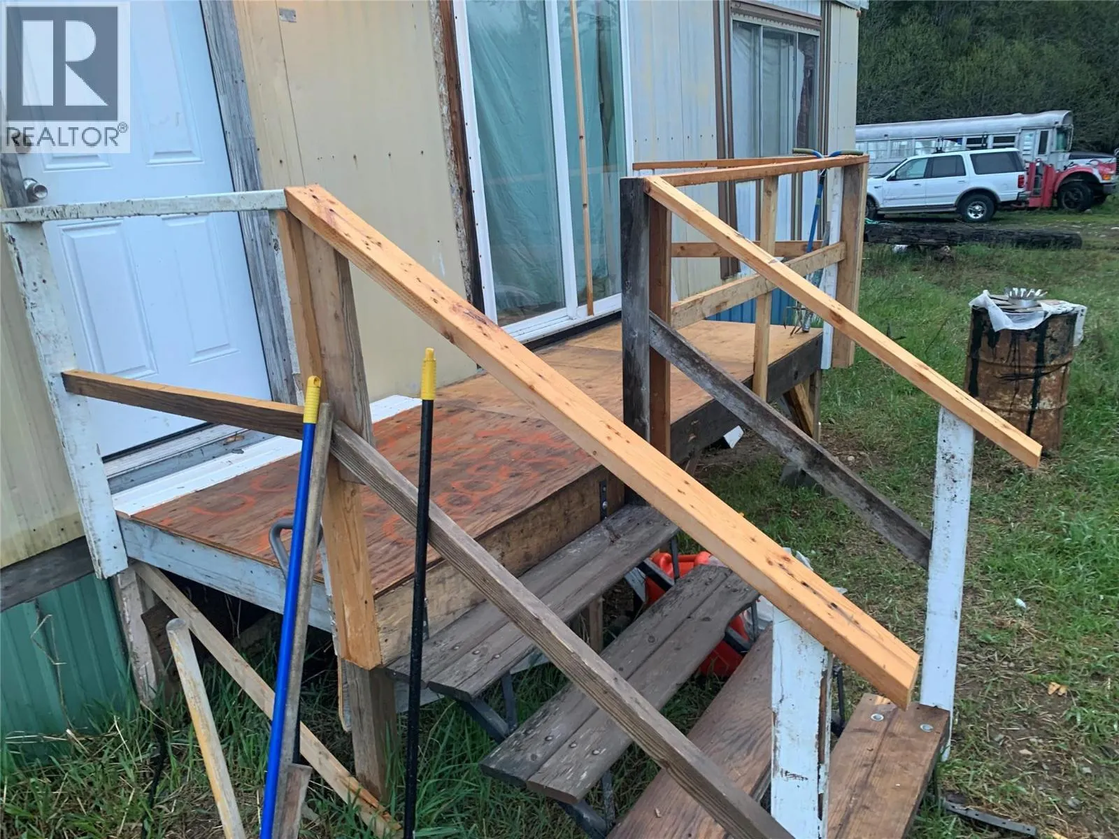 5015 Erie-Ross Spur Road