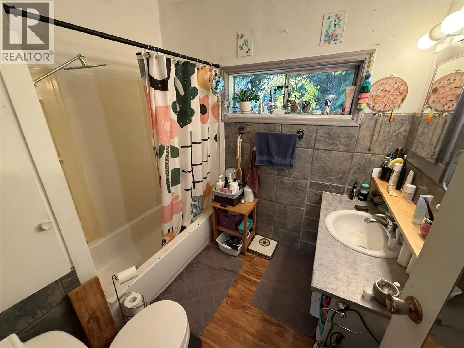 5015 Erie-Ross Spur Road