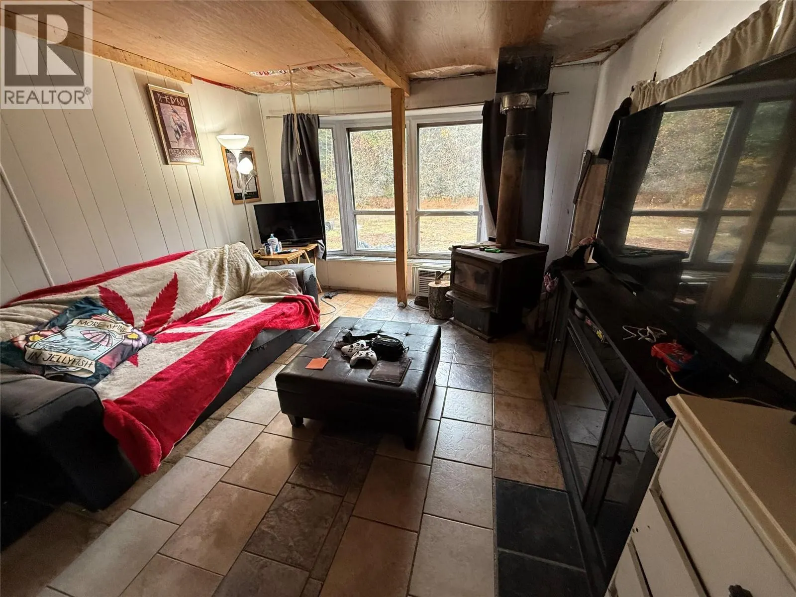 5015 Erie-Ross Spur Road