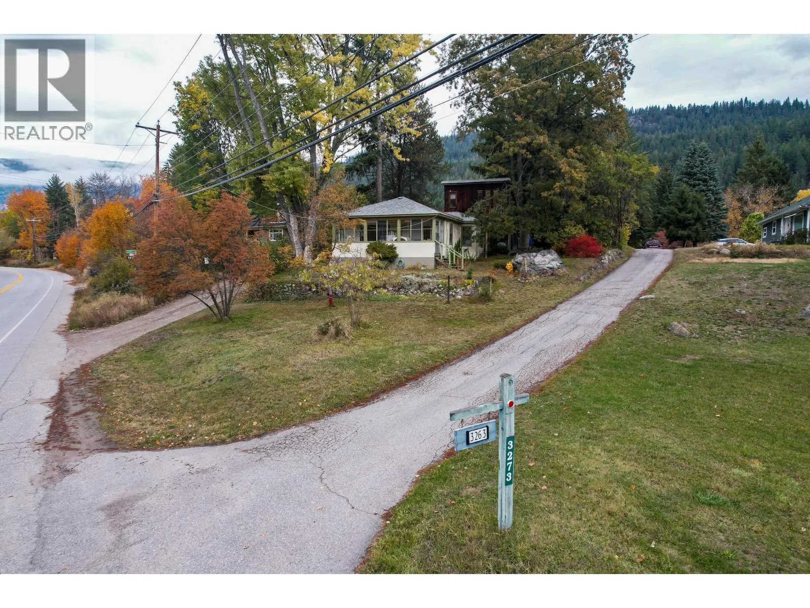 3273 Broadwater Road Street