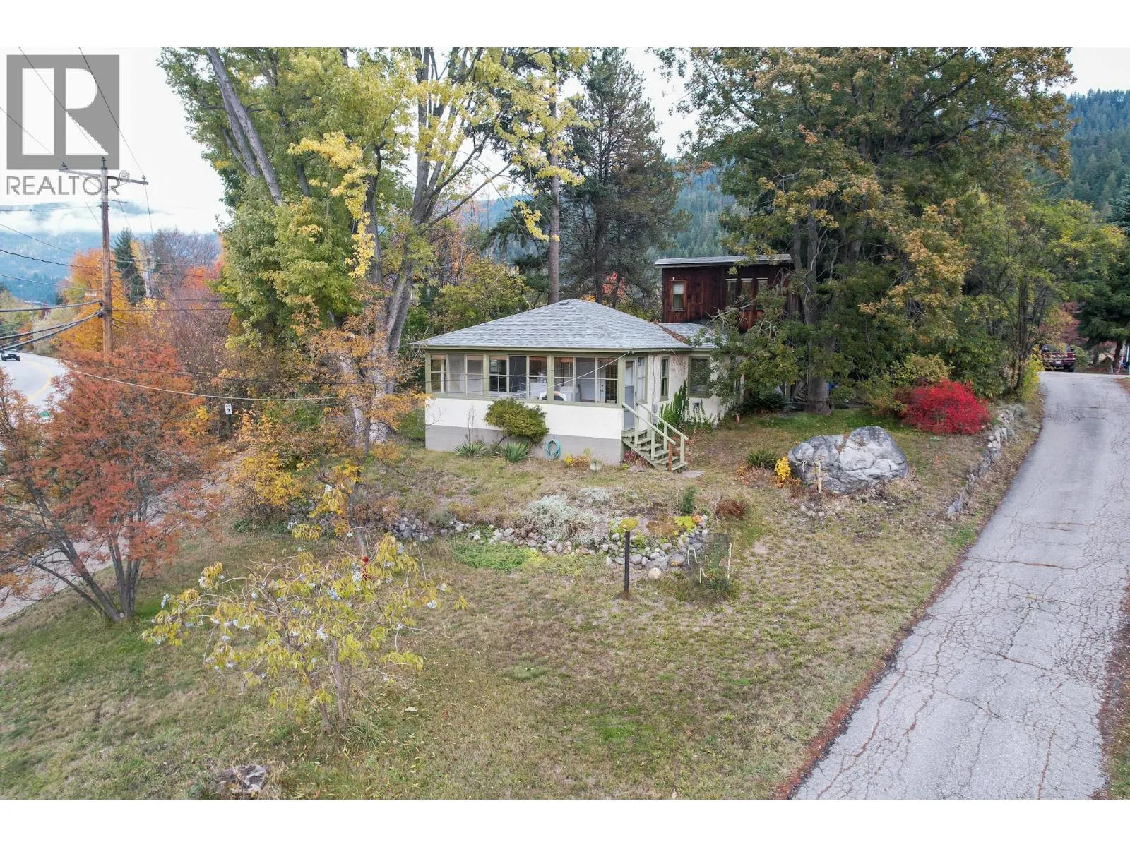 3273 Broadwater Road Street