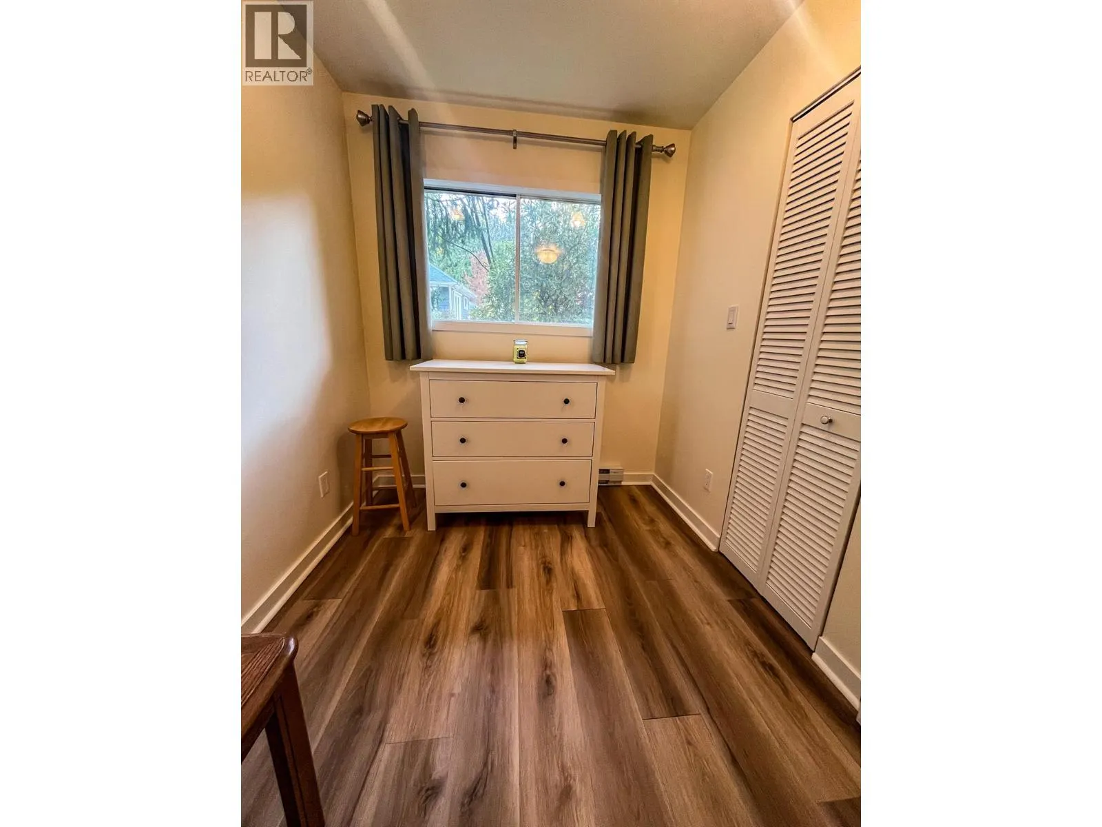 3273 Broadwater Road Street