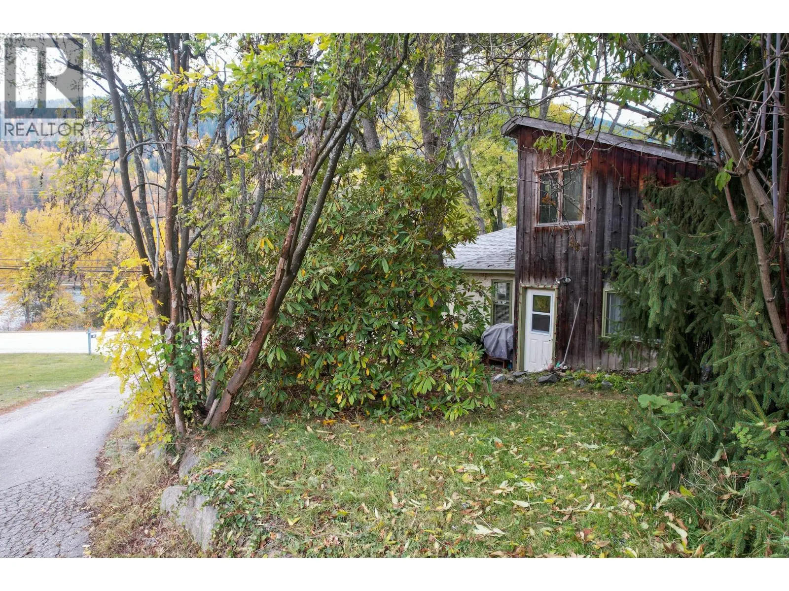 3273 Broadwater Road Street