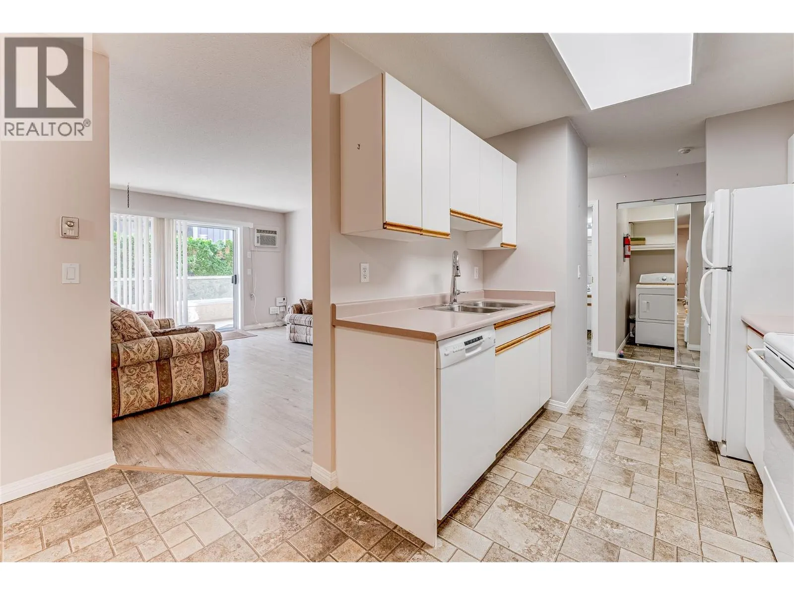 3609 30 Avenue Unit# 208