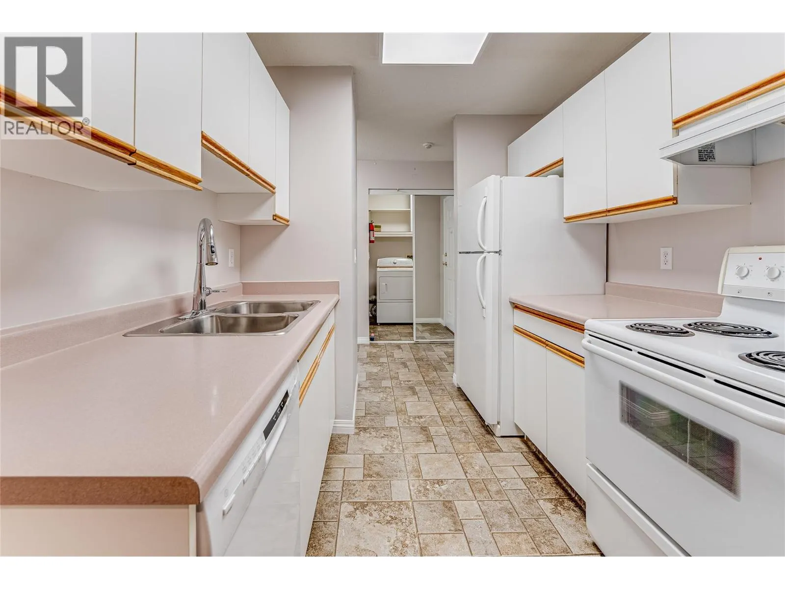 3609 30 Avenue Unit# 208