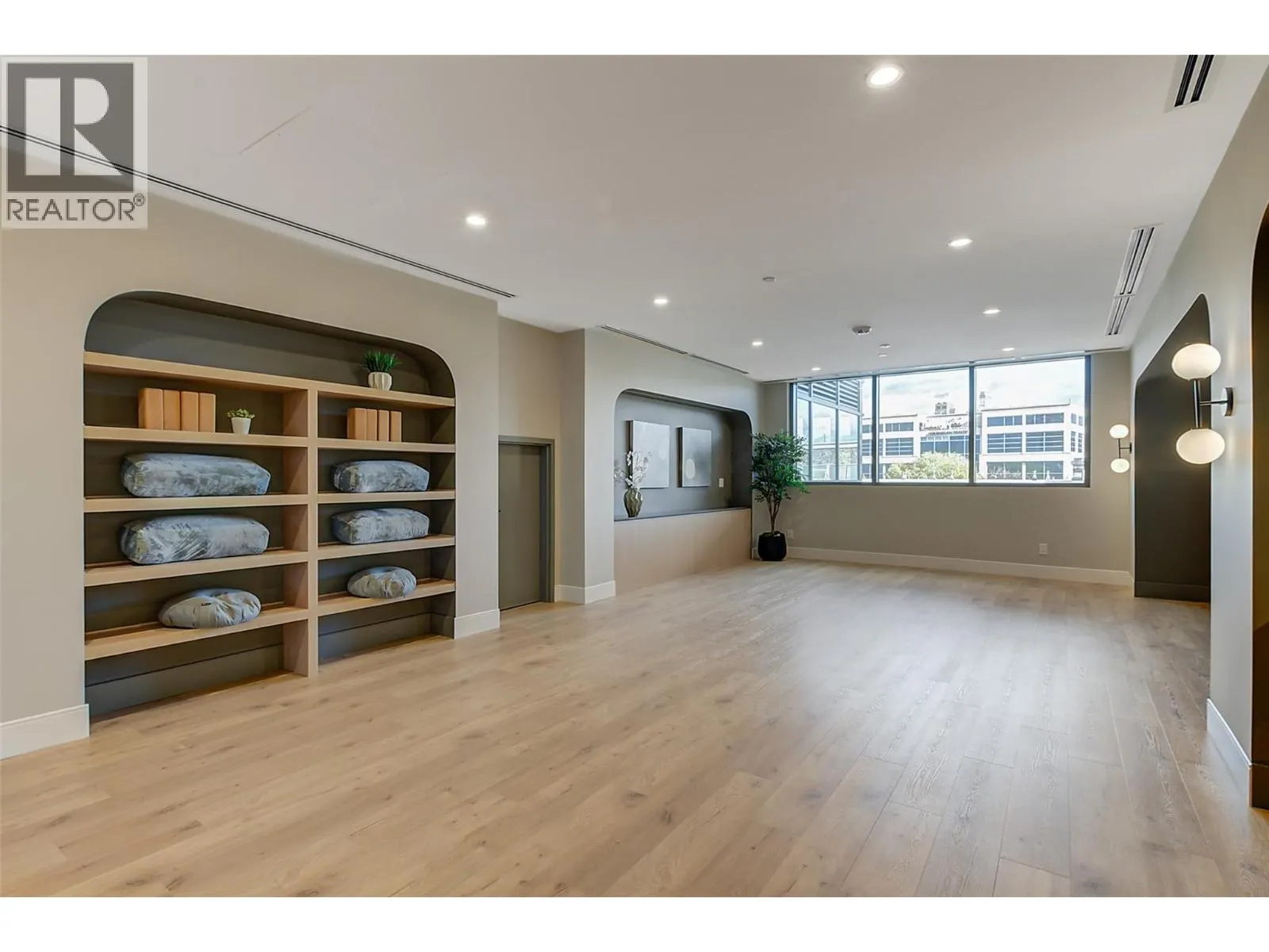 3340 Lakeshore Road Unit# 1003 Lot# SL 134