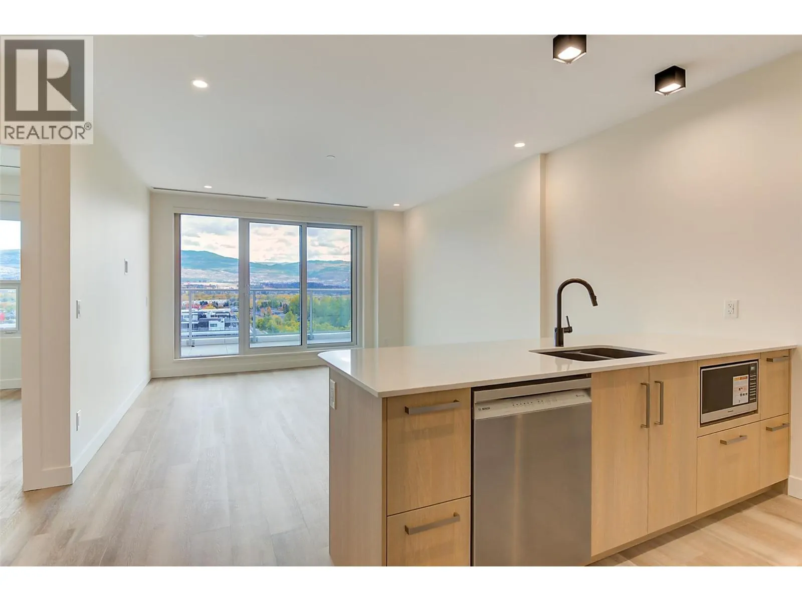 3340 Lakeshore Road Unit# 1003 Lot# SL 134