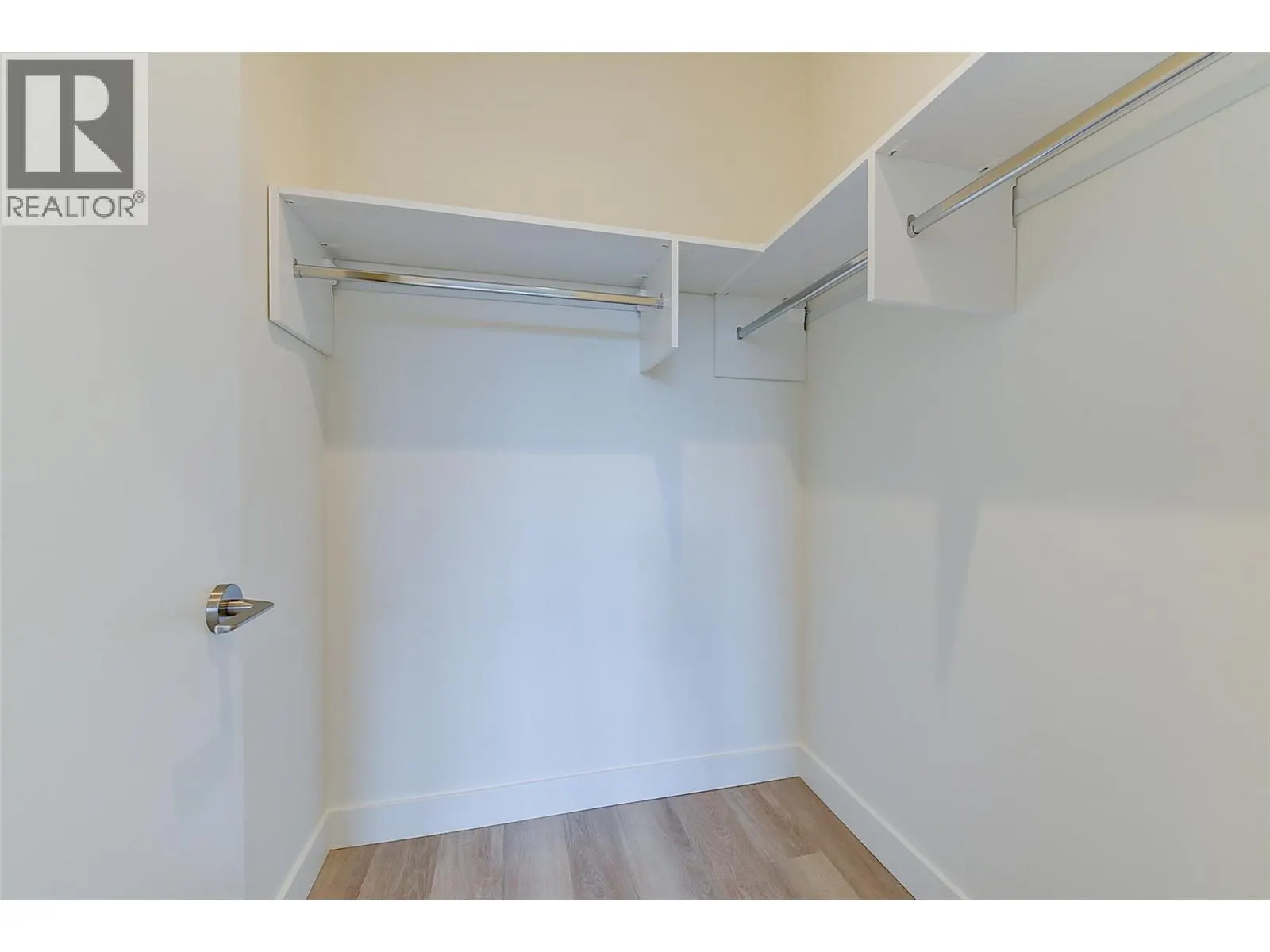 3340 Lakeshore Road Unit# 1003 Lot# SL 134