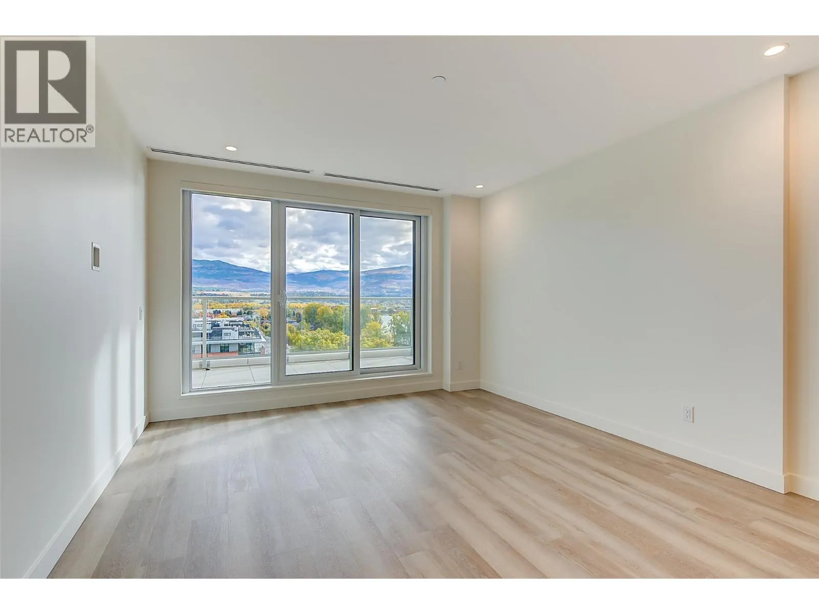 3340 Lakeshore Road Unit# 1003 Lot# SL 134