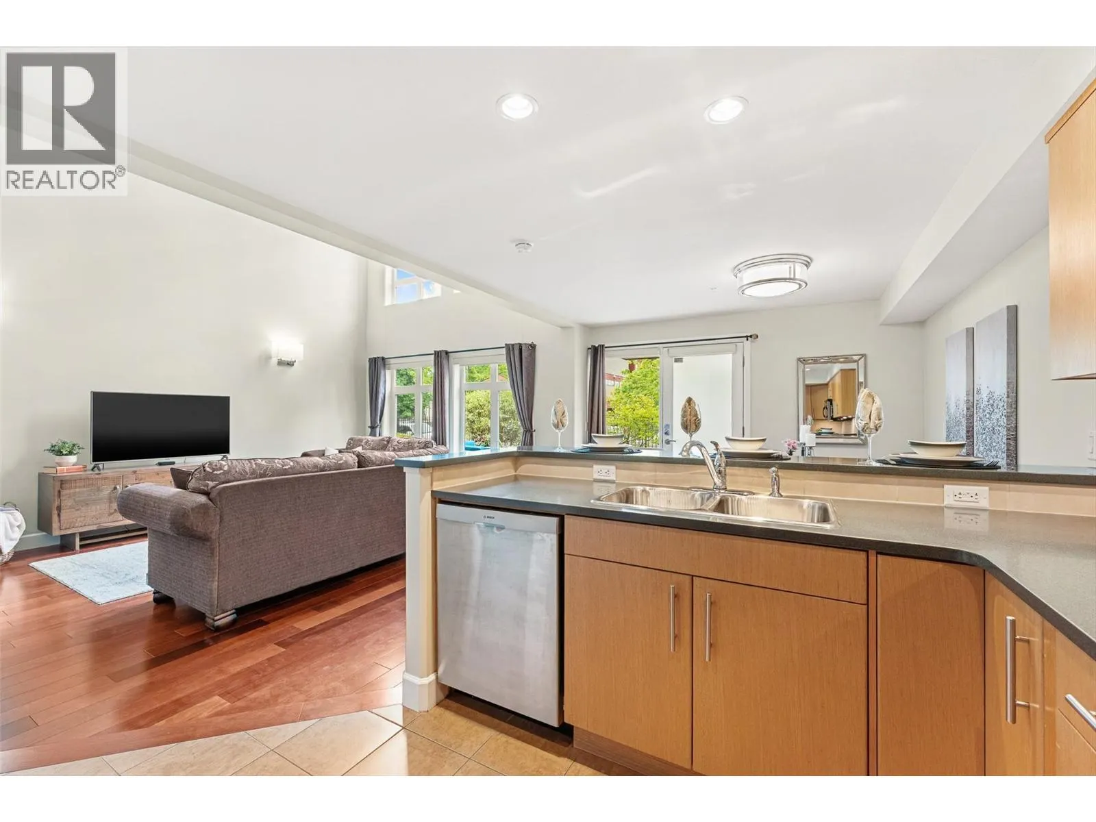 457 West Avenue Unit# 111