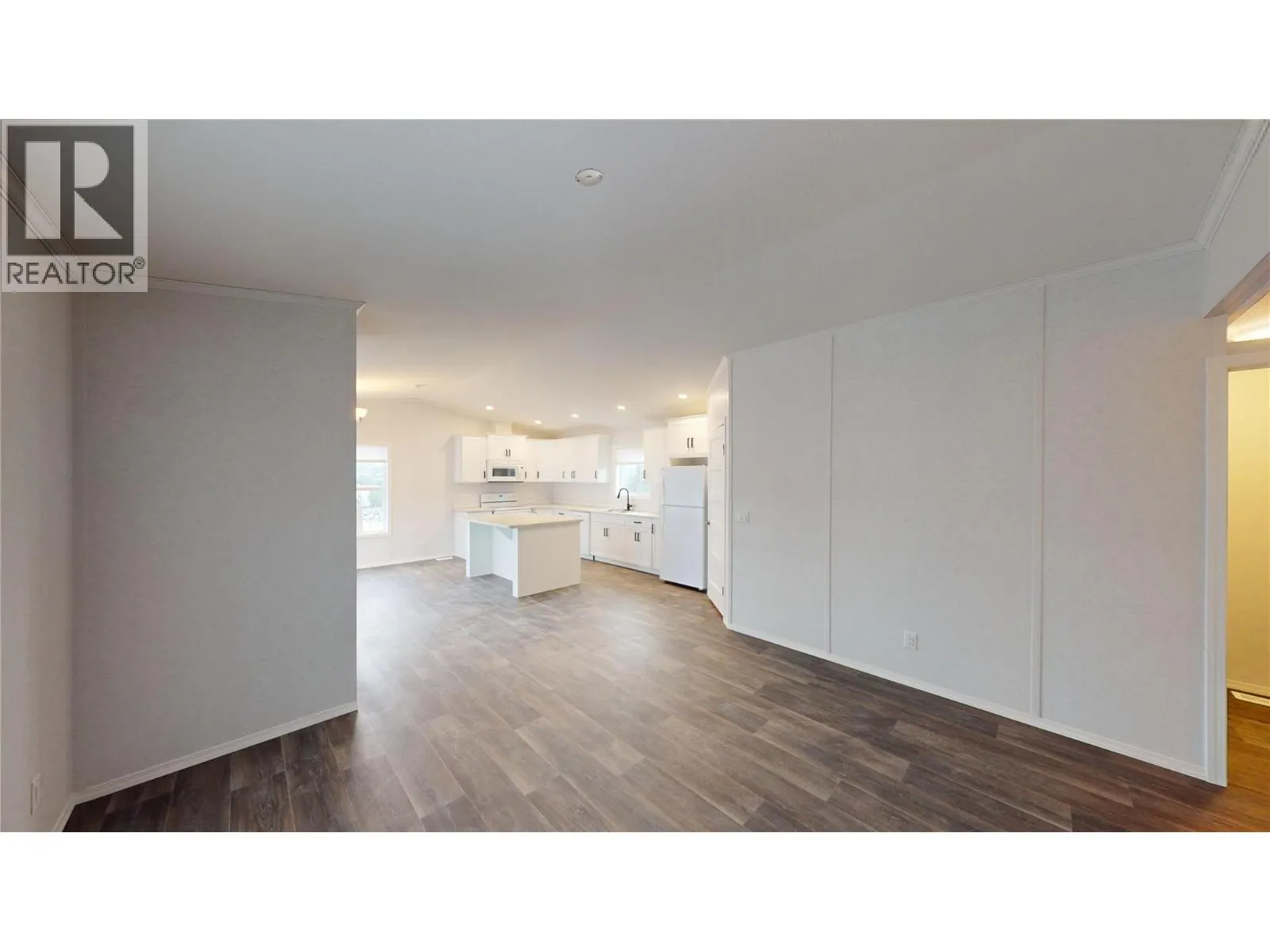 533 Steepleview Avenue NW