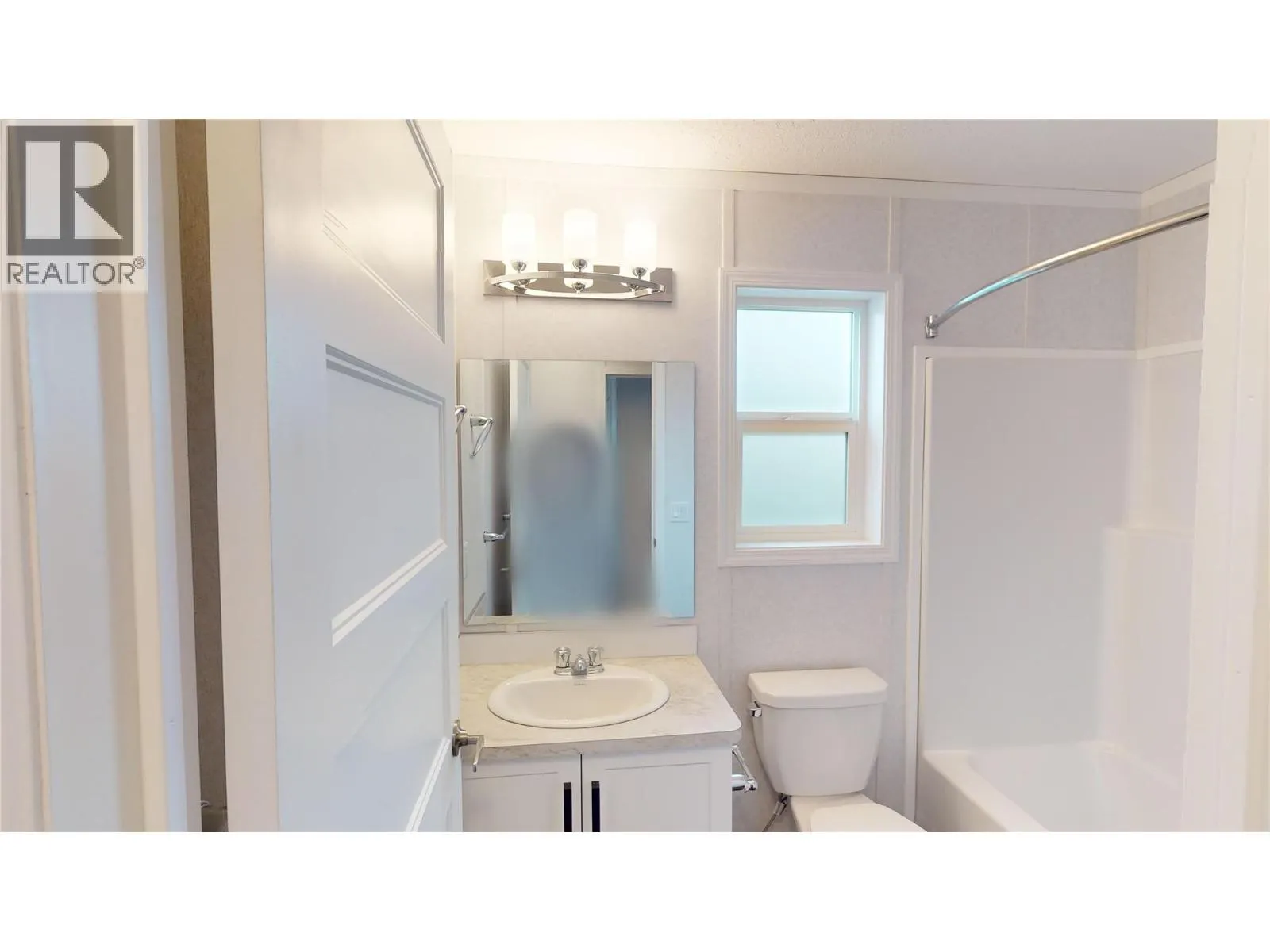 533 Steepleview Avenue NW