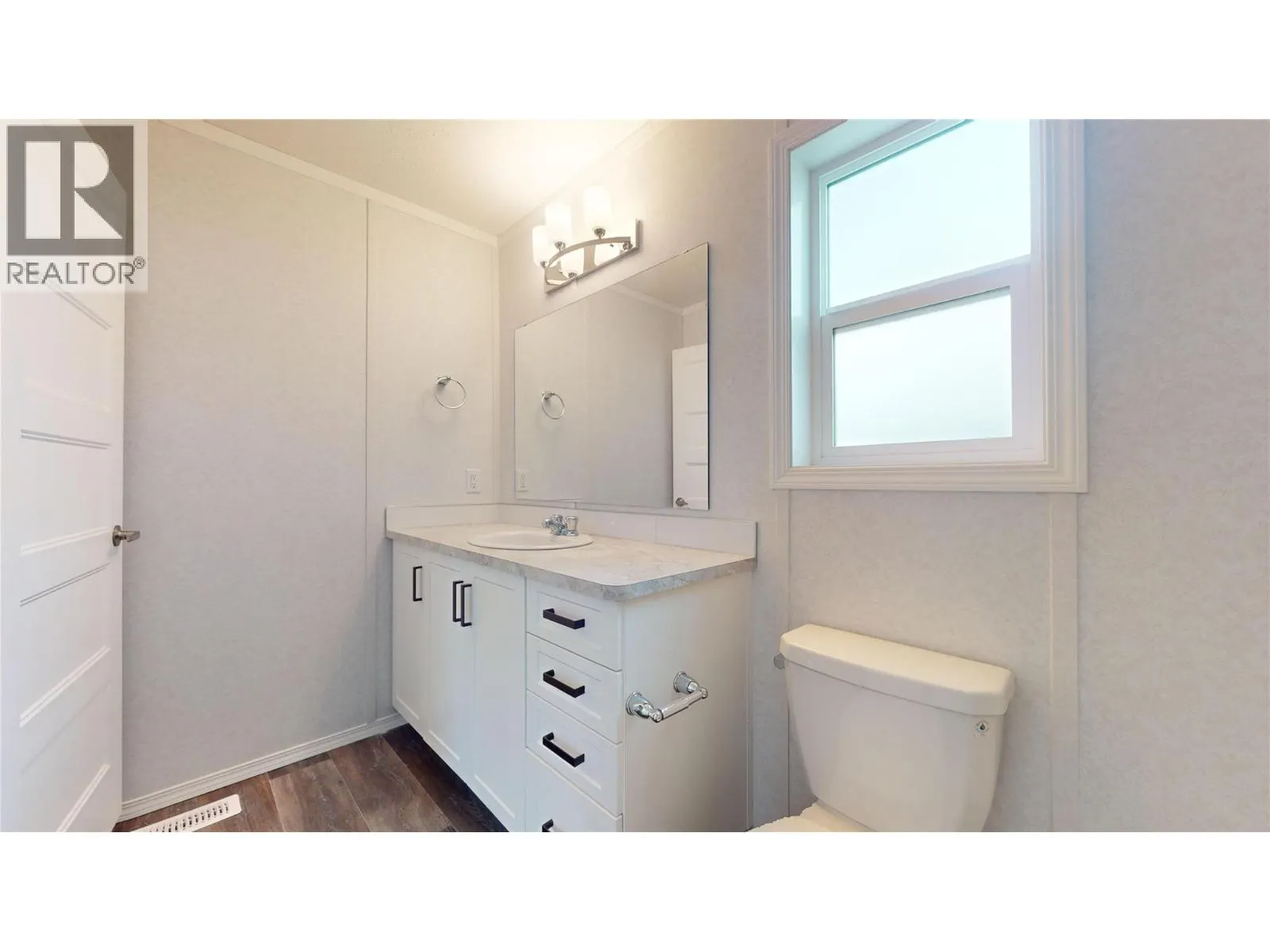 533 Steepleview Avenue NW