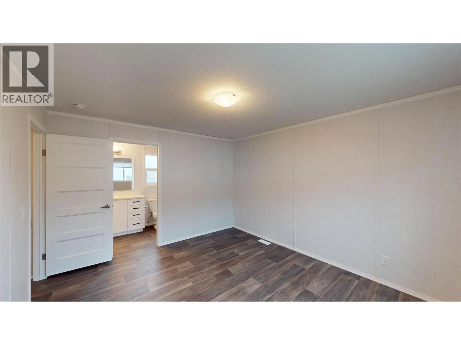 533 Steepleview Avenue NW