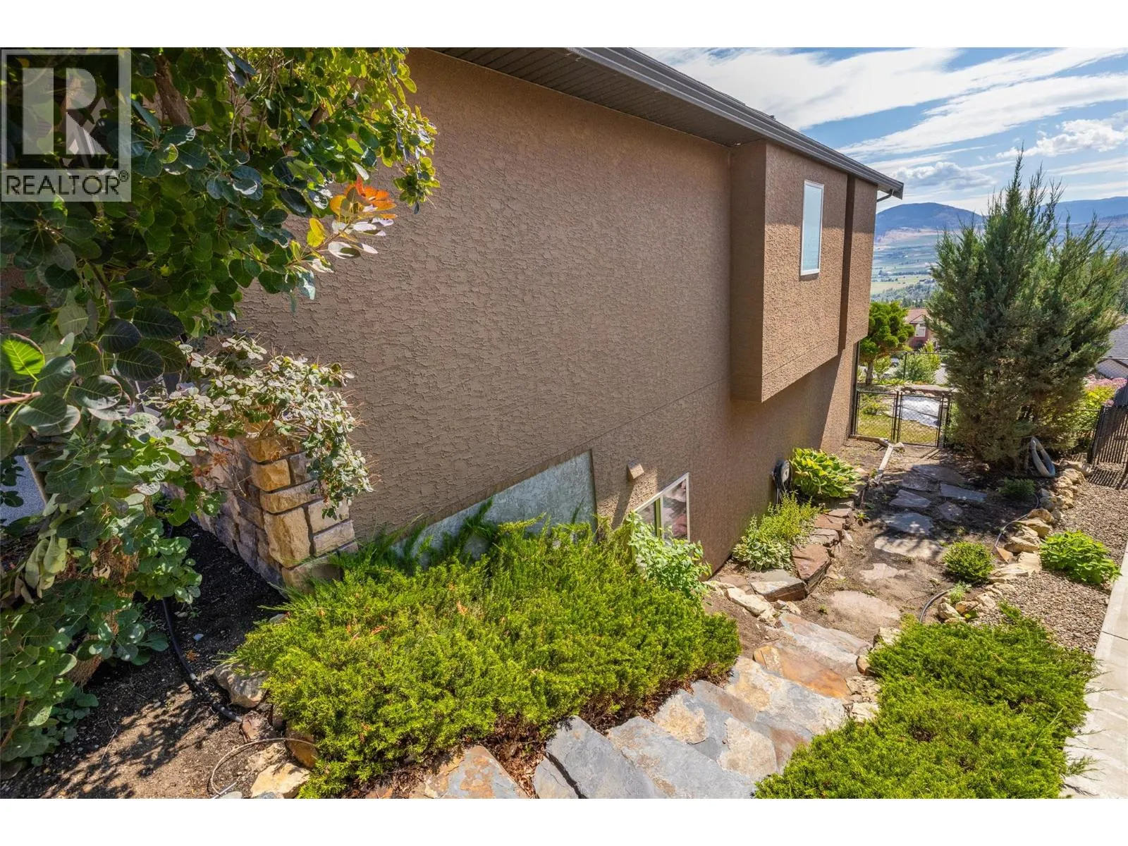 1714 Capistrano Peaks Crescent