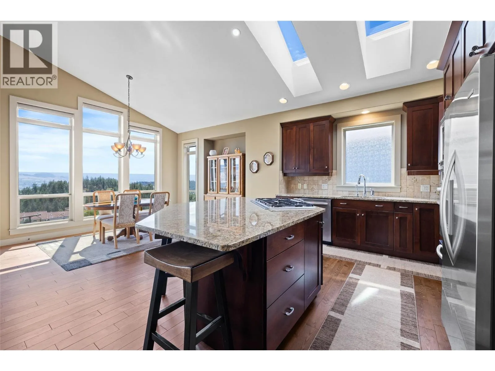 1714 Capistrano Peaks Crescent