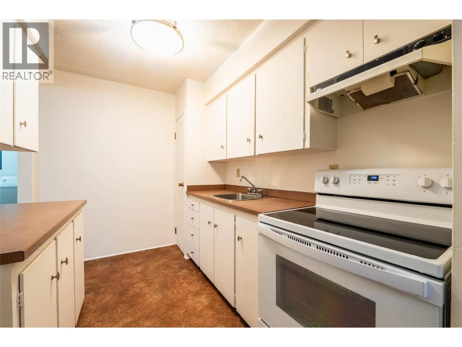 431 Richards Street W