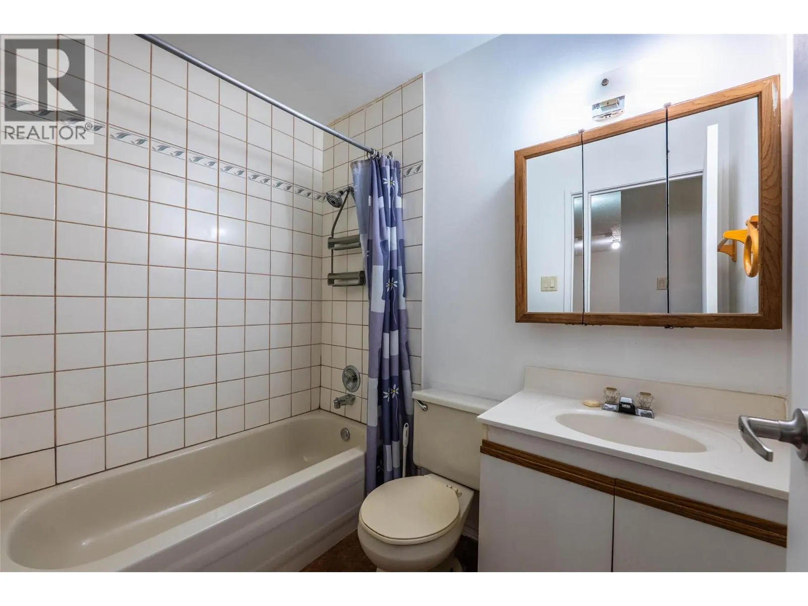 431 Richards Street W