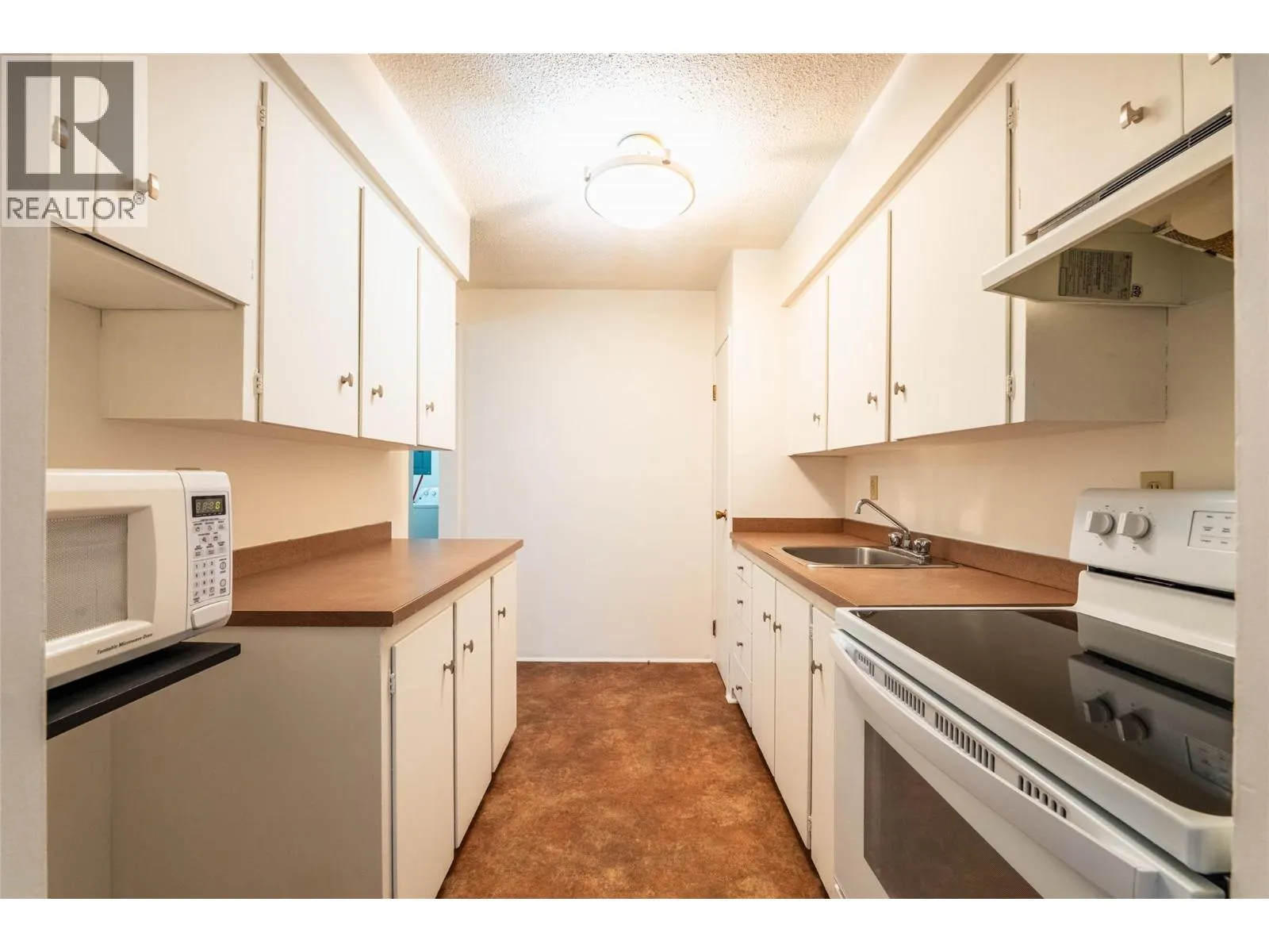 431 Richards Street W