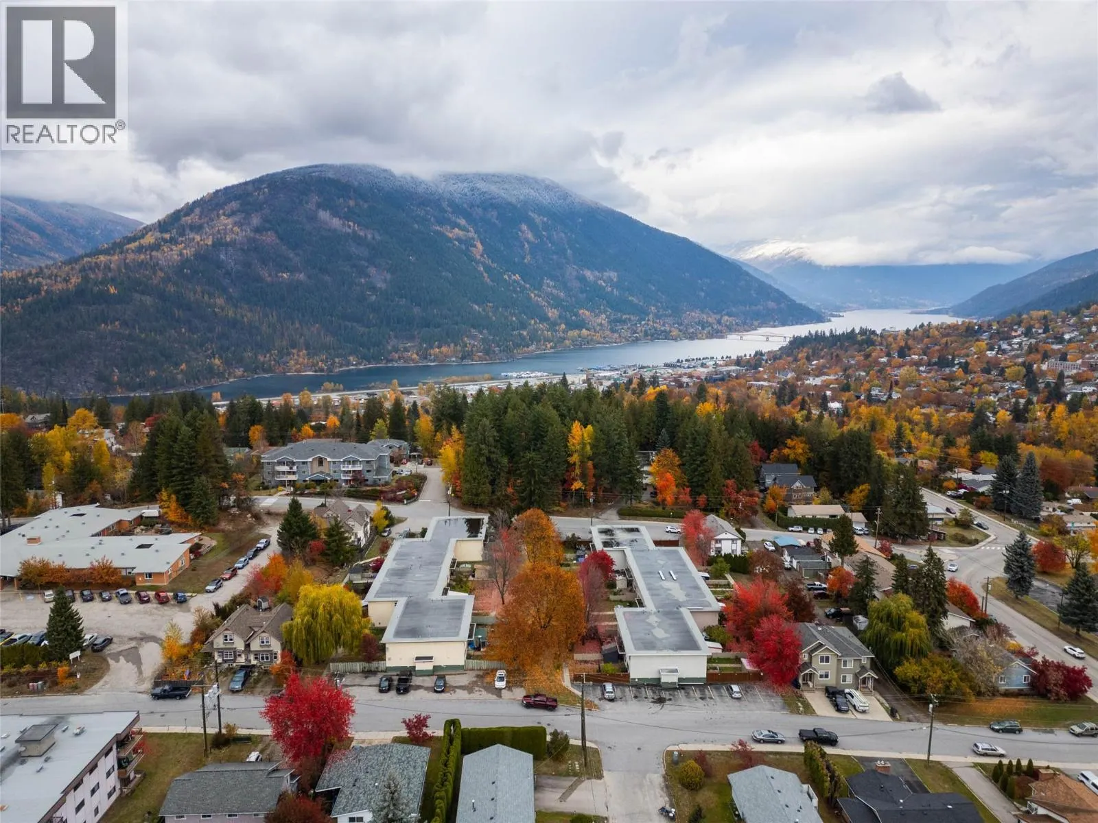 431 Richards Street W