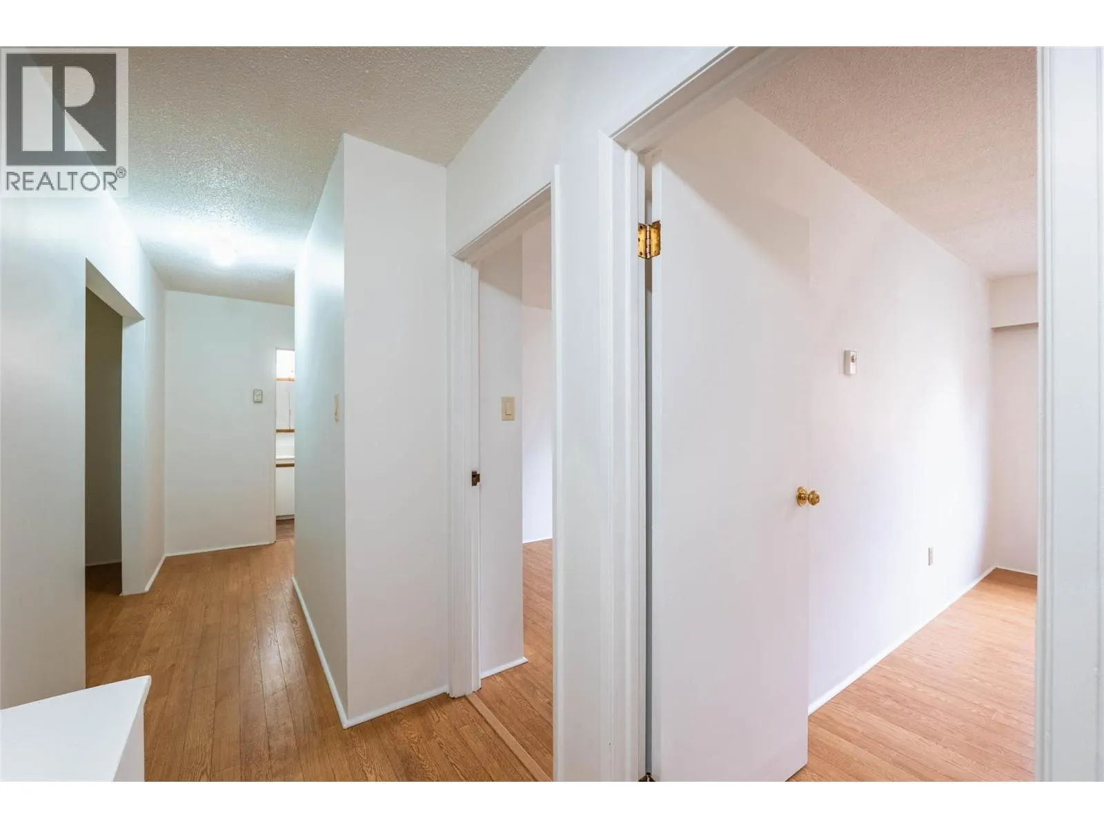 431 Richards Street W