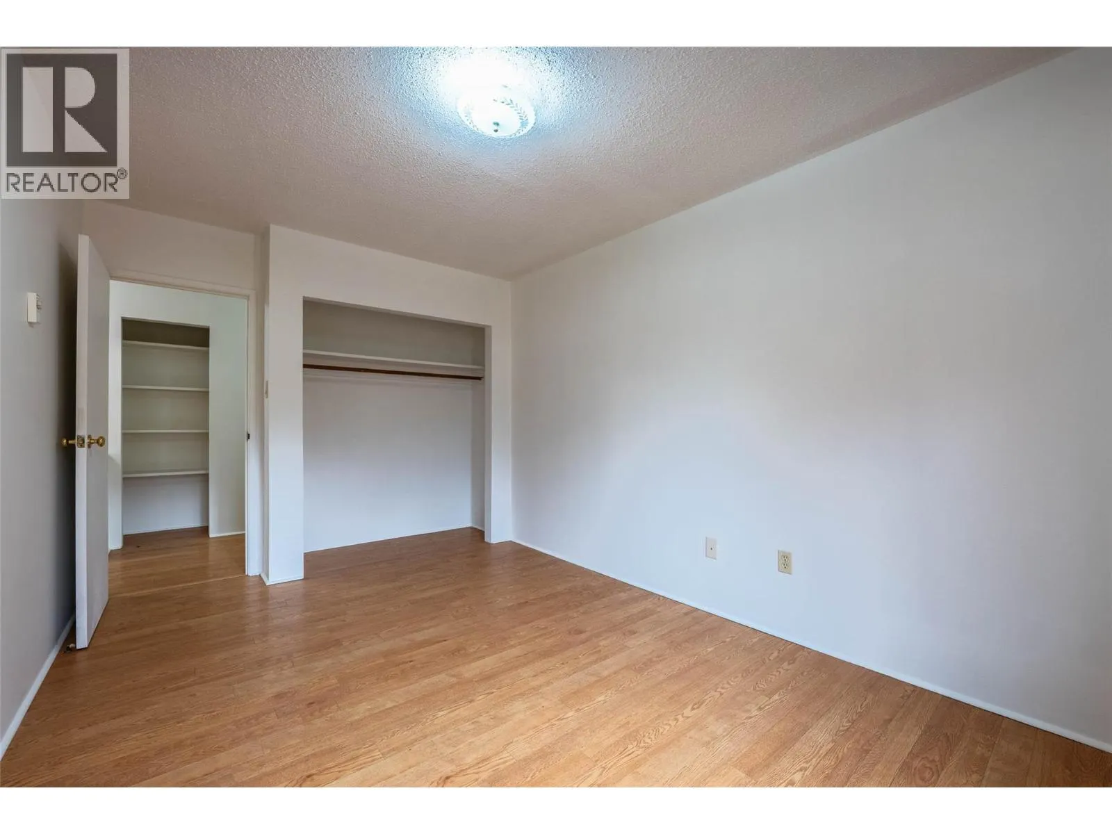 431 Richards Street W