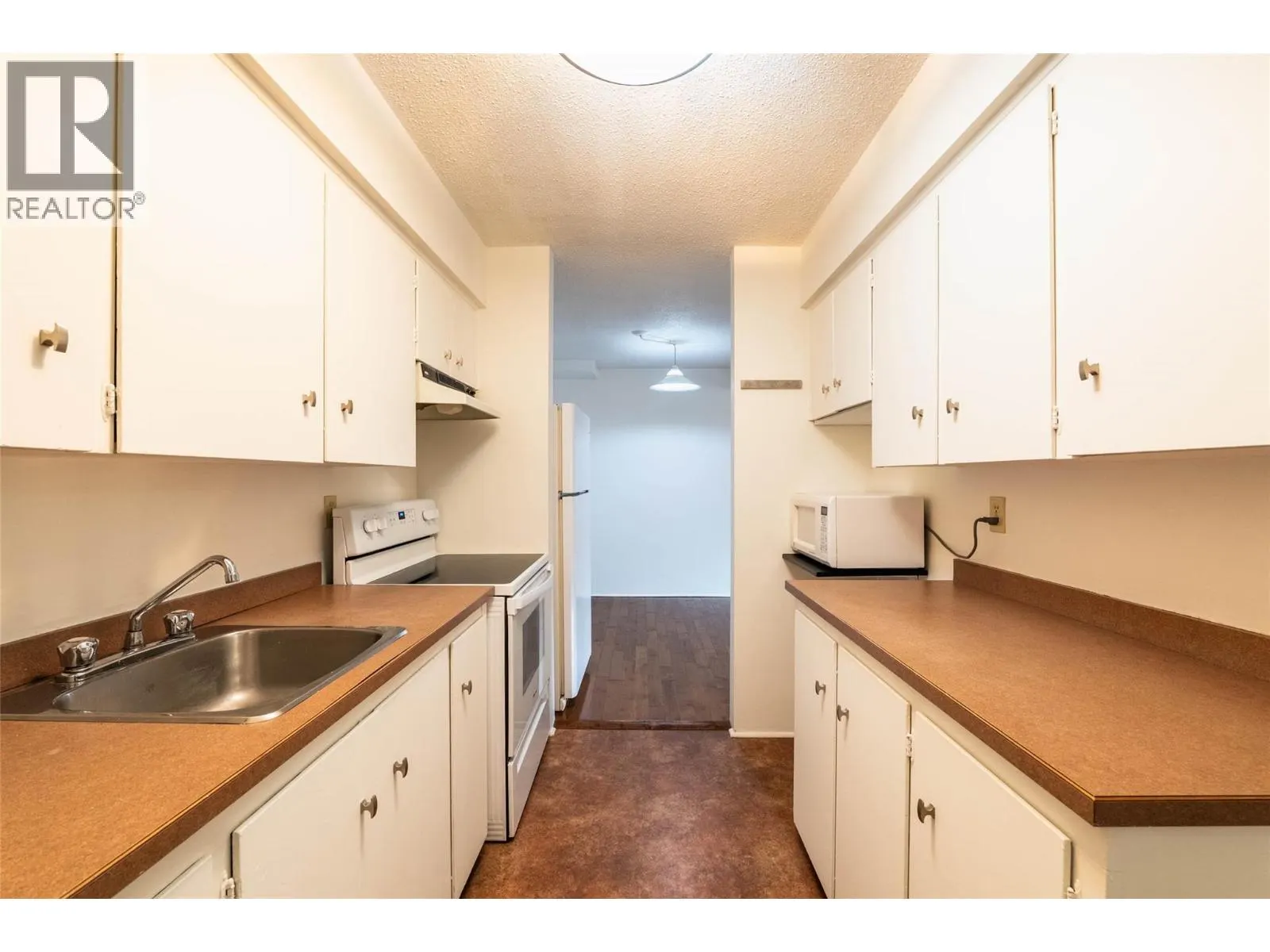 431 Richards Street W