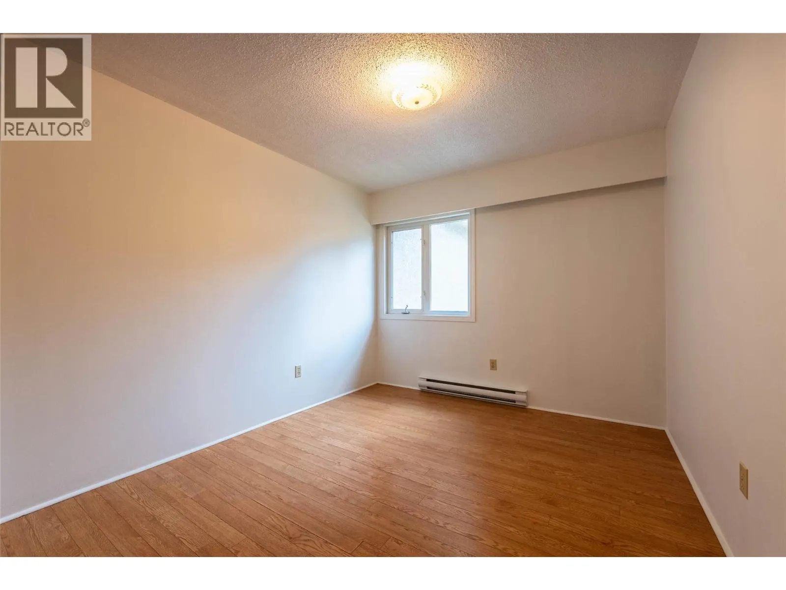 431 Richards Street W