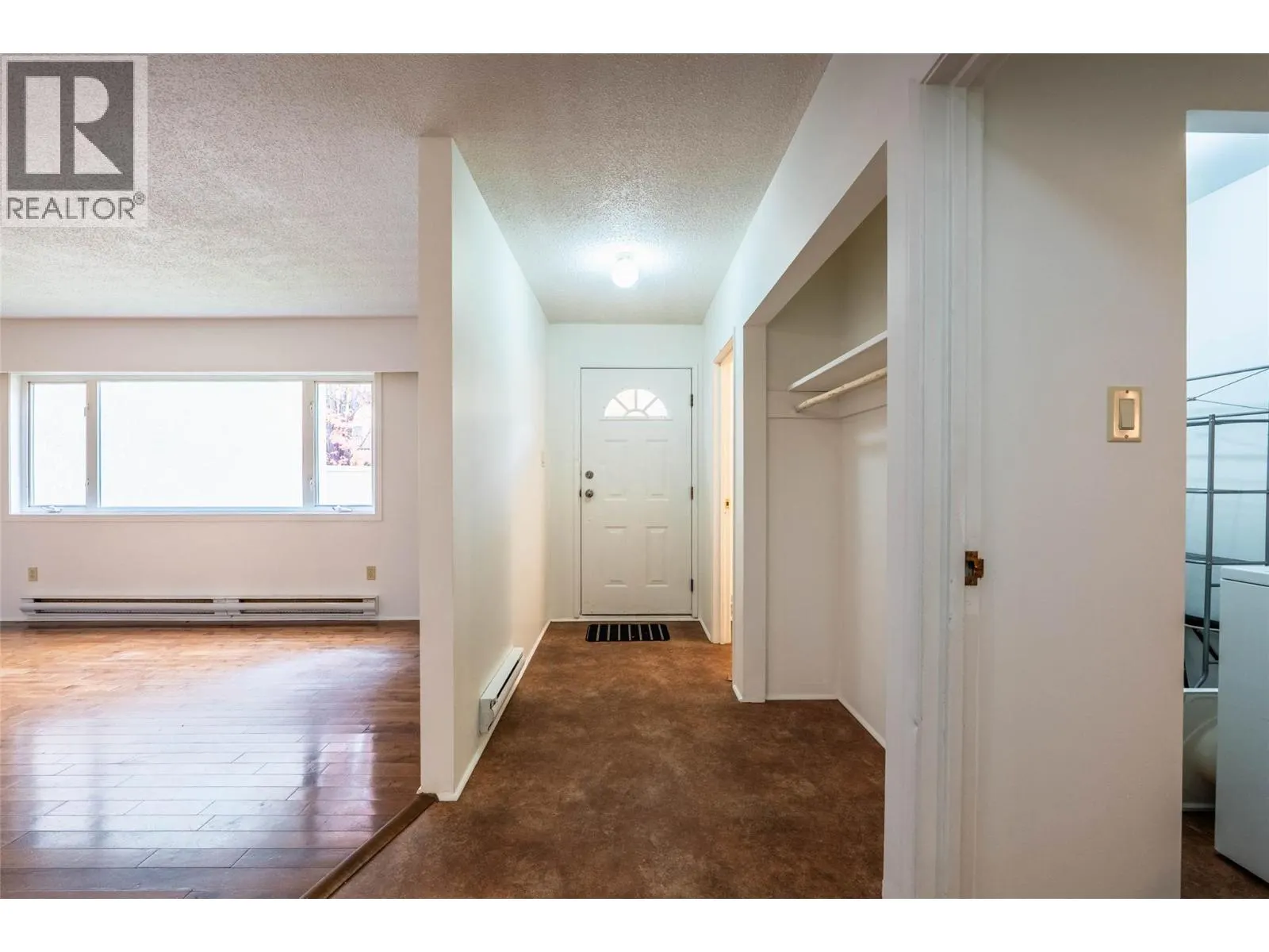 431 Richards Street W