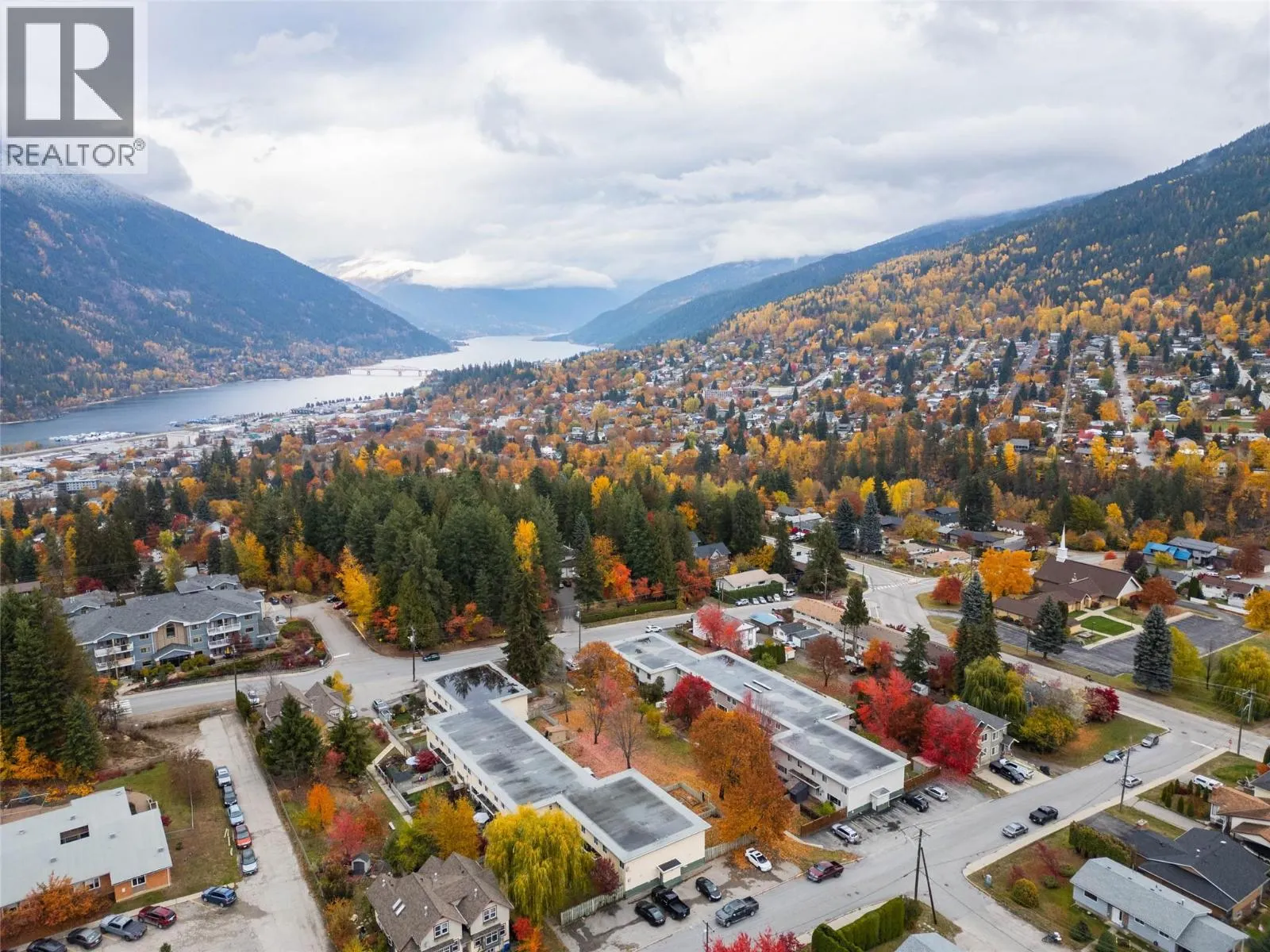 431 Richards Street W