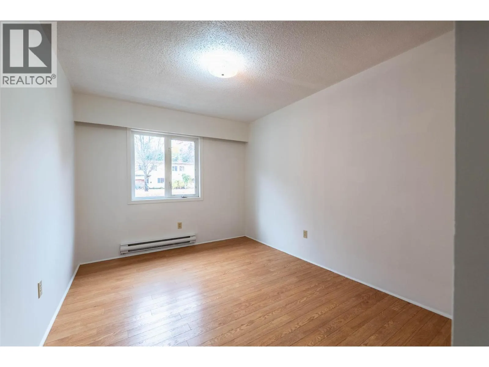 431 Richards Street W