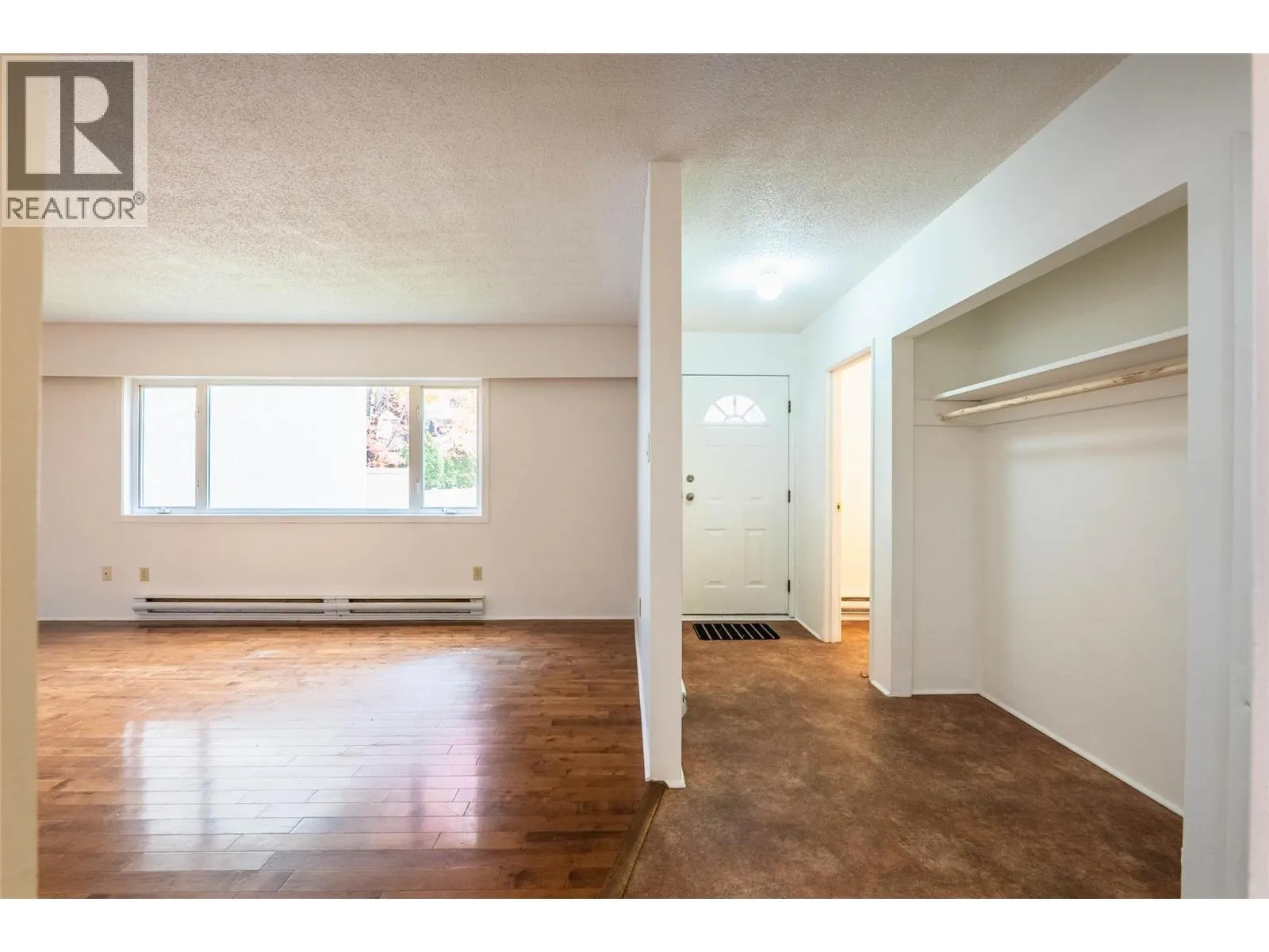 431 Richards Street W