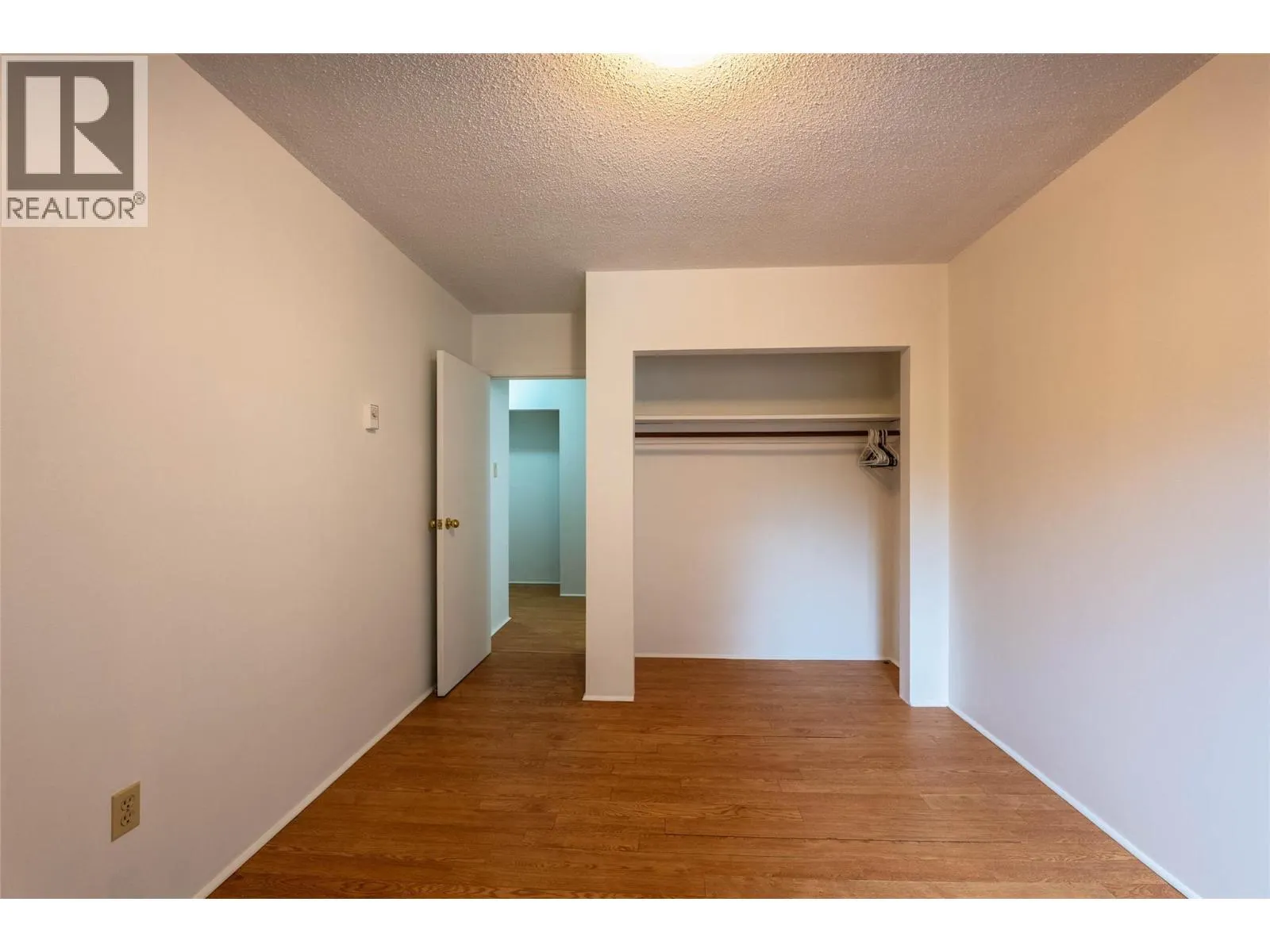 431 Richards Street W