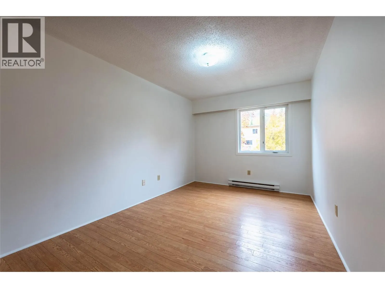 431 Richards Street W