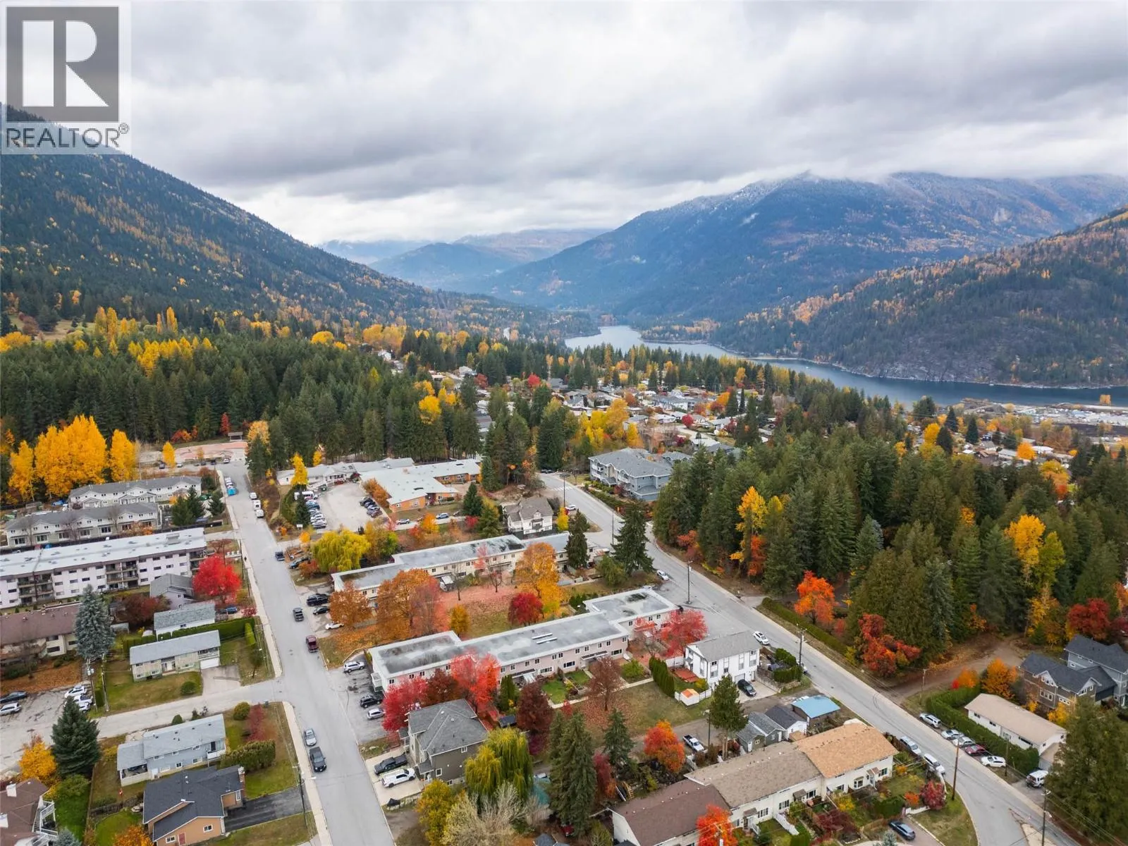 431 Richards Street W