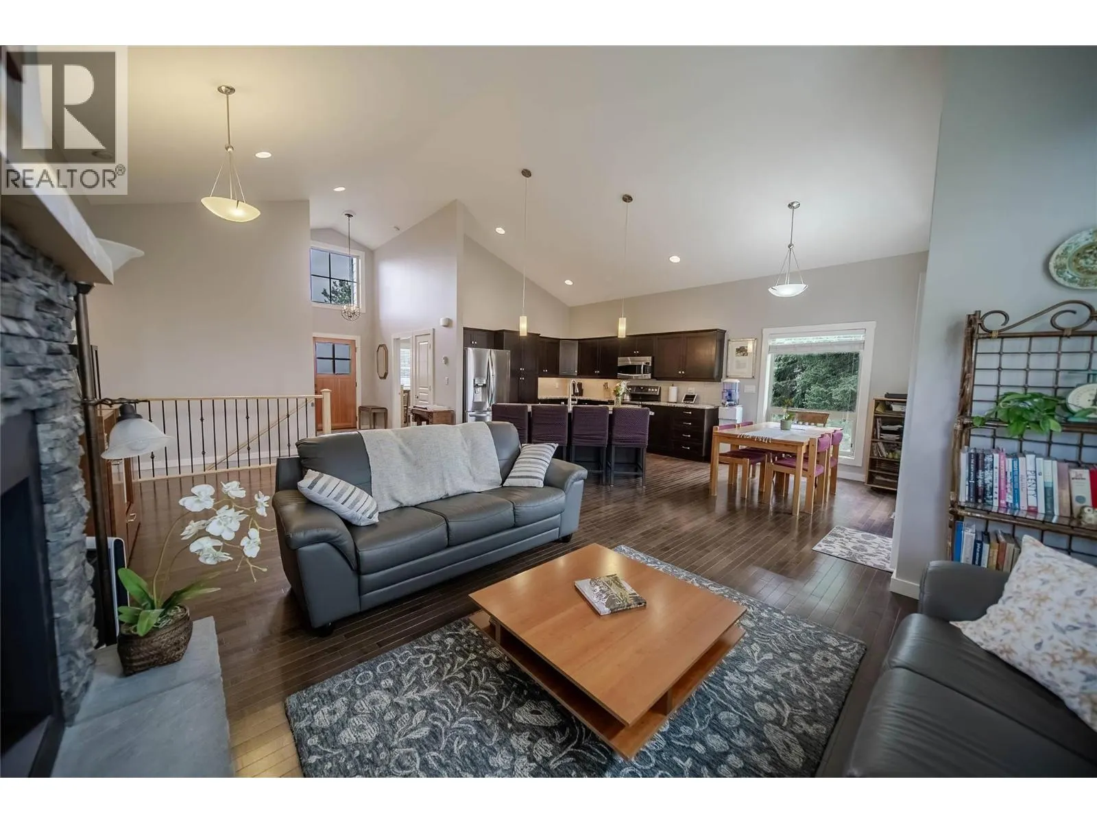 233 BOULDER  NW Creek