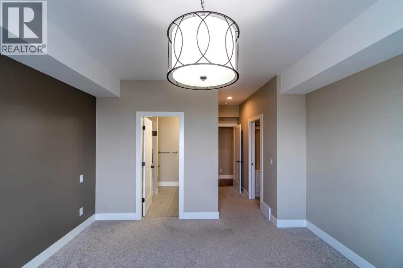 2171 VAN HORNE Drive Unit# 31