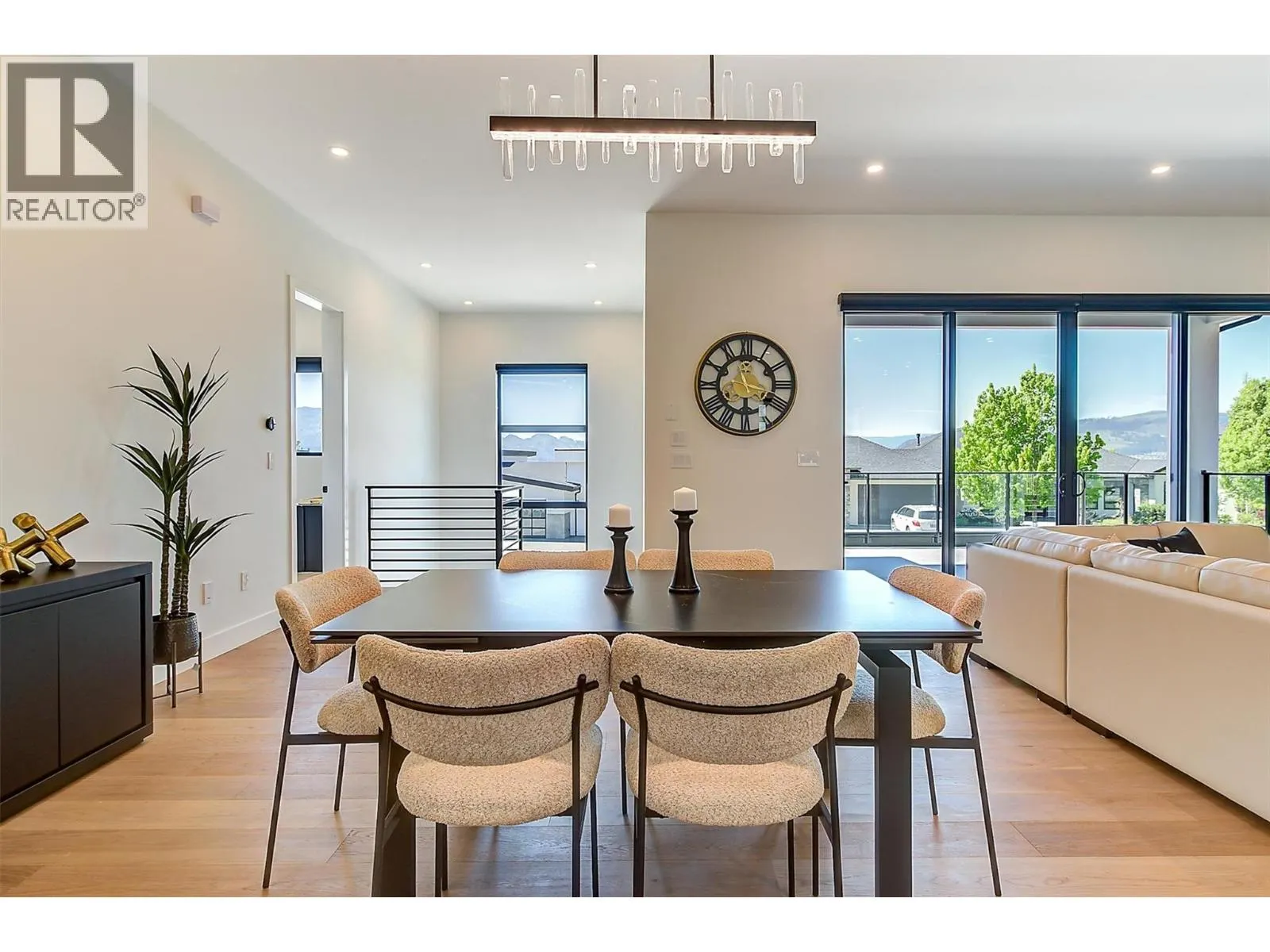 3342 Vineyard View Drive