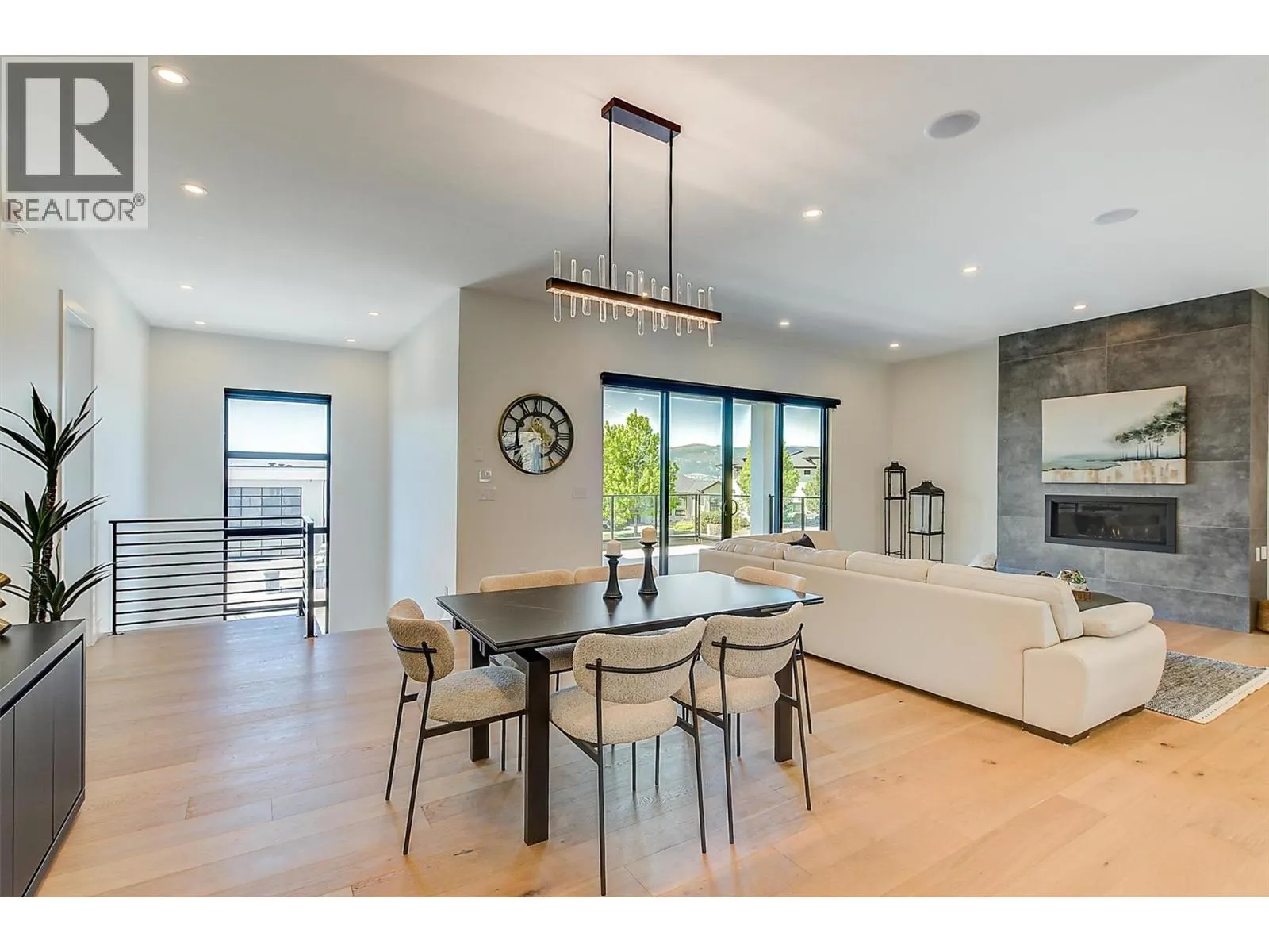 3342 Vineyard View Drive